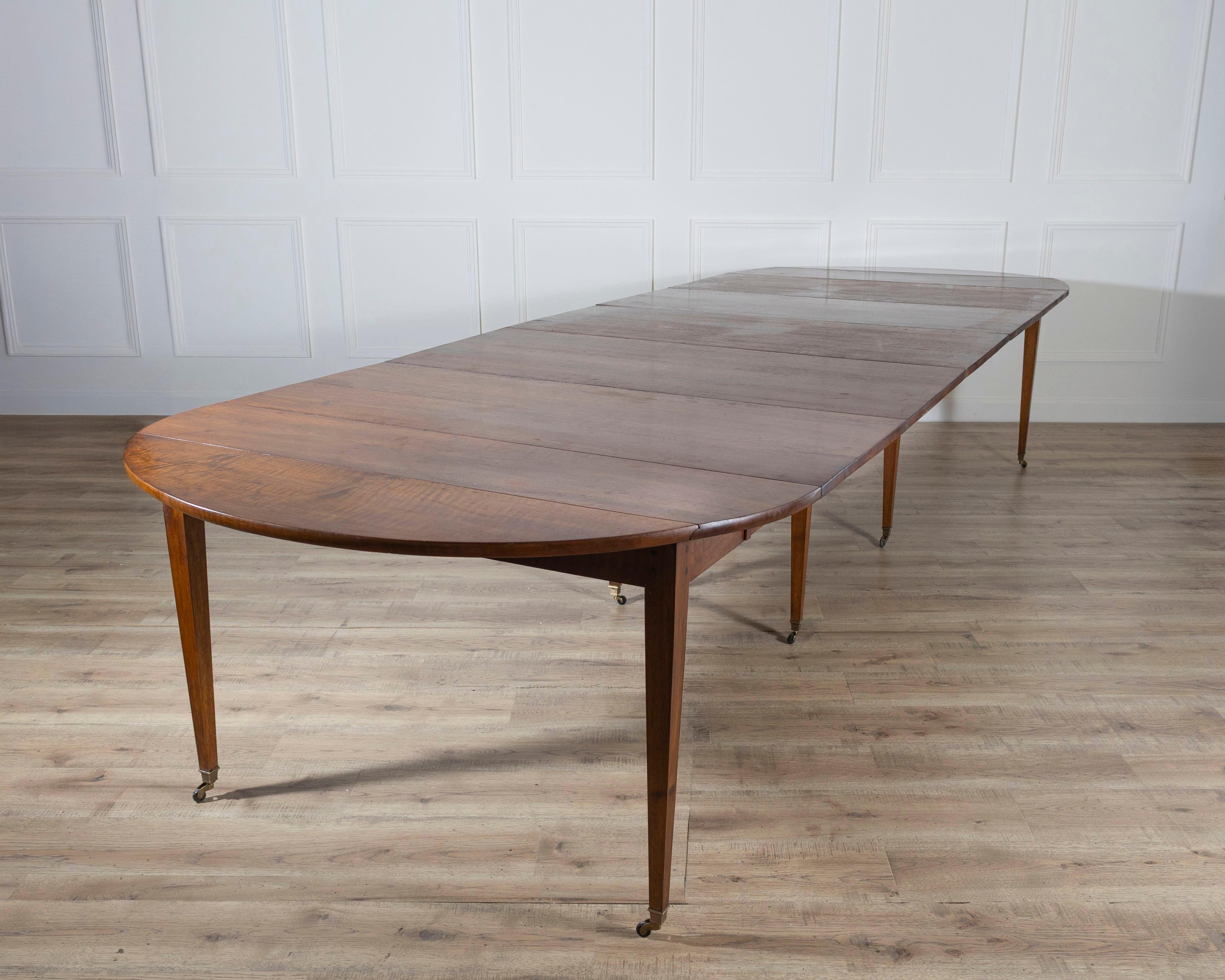 Early 20th Century French Restoration-Style Solid Walnut Extension Dining Table In Good Condition For Sale In Atlanta, GA