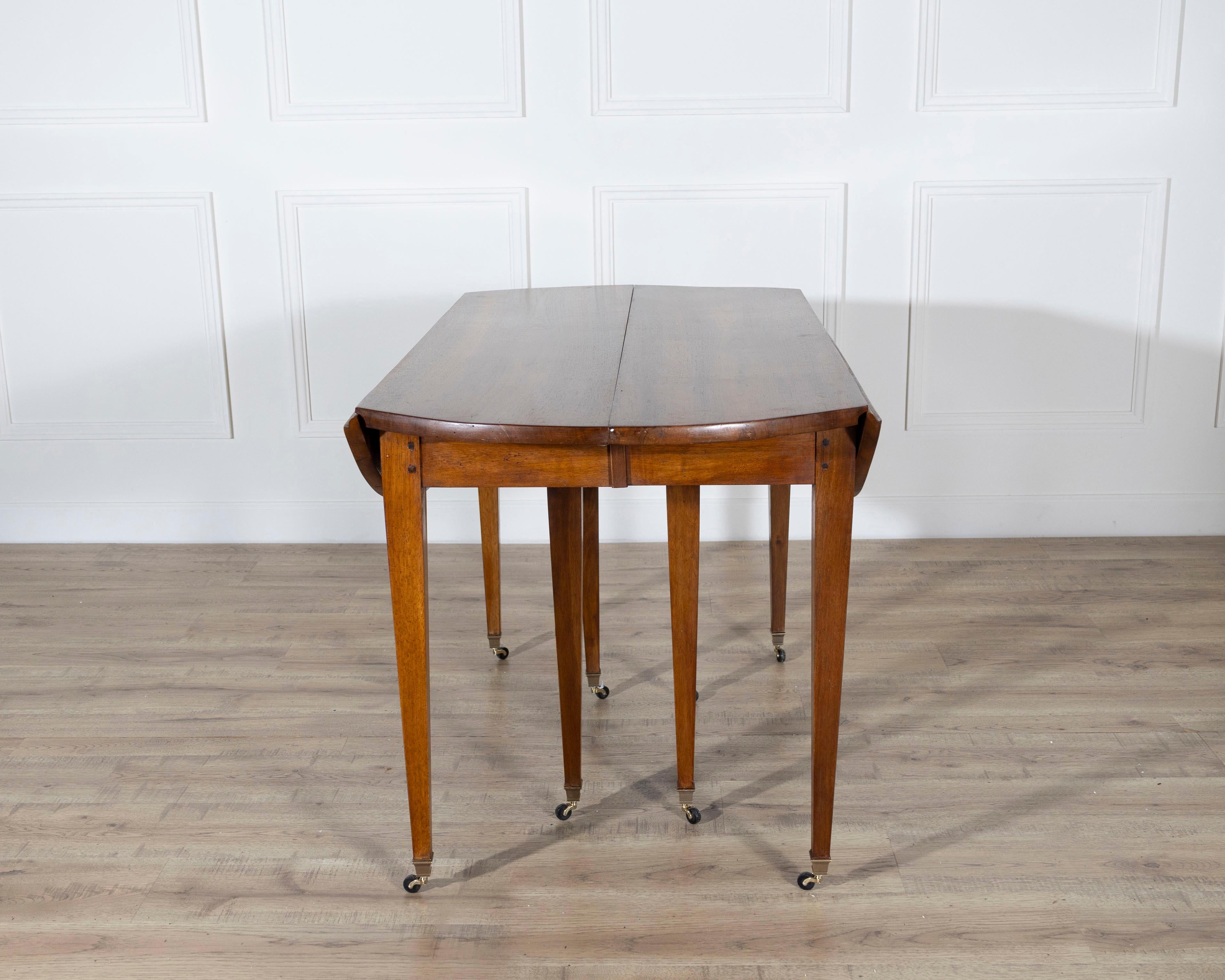 Early 20th Century French Restoration-Style Solid Walnut Extension Dining Table For Sale 1
