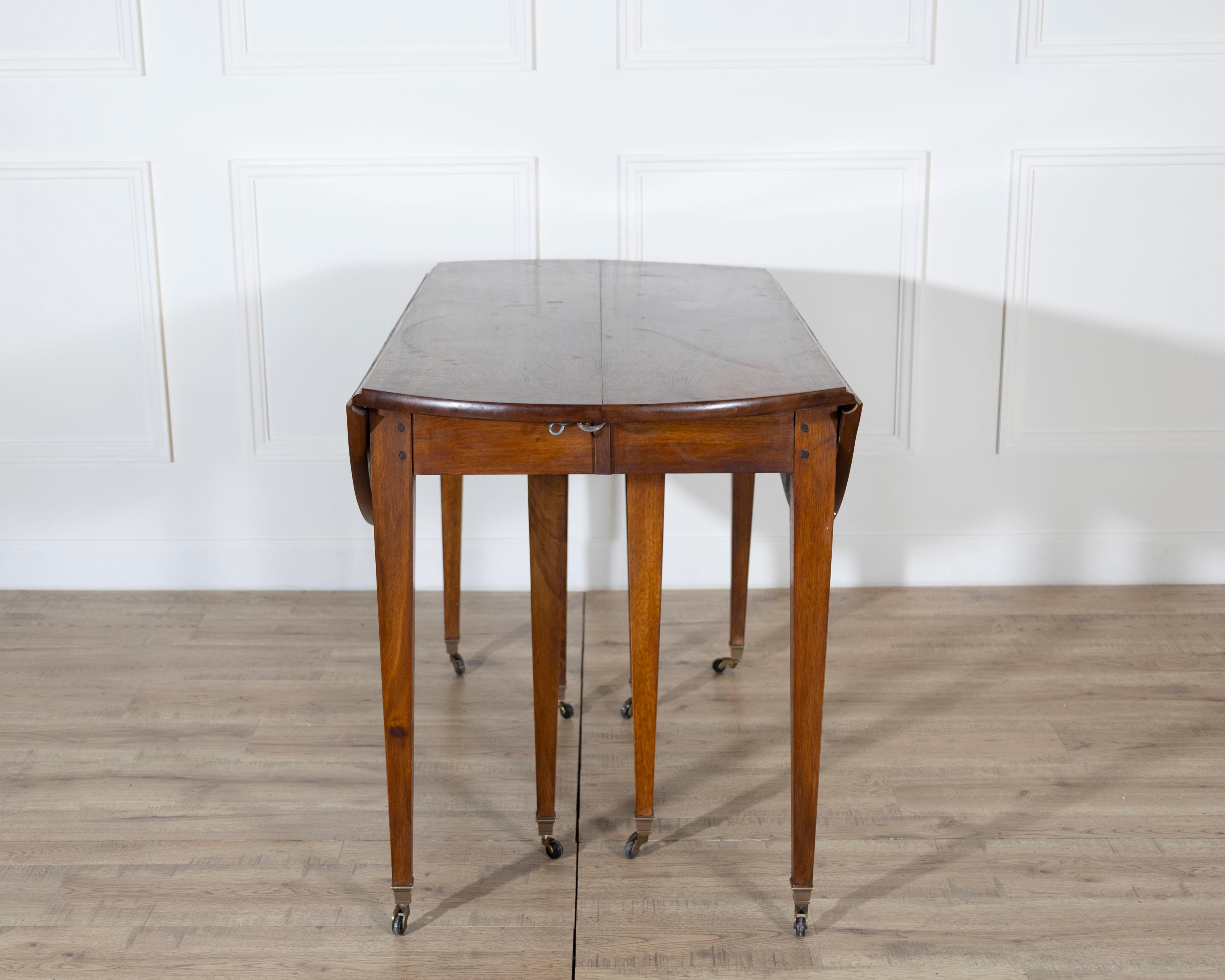 Early 20th Century French Restoration-Style Solid Walnut Extension Dining Table For Sale 2