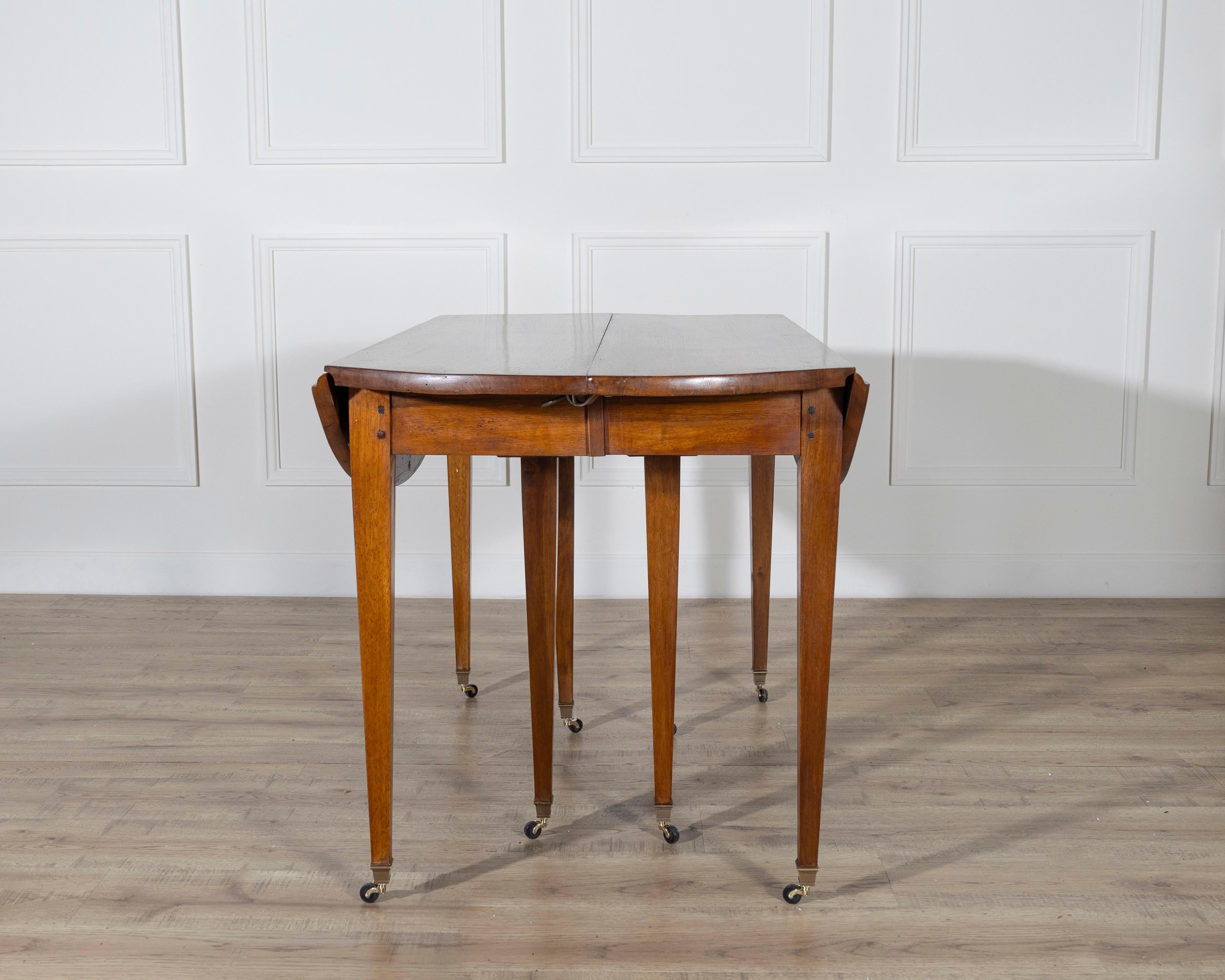 Early 20th Century French Restoration-Style Solid Walnut Extension Dining Table For Sale 2