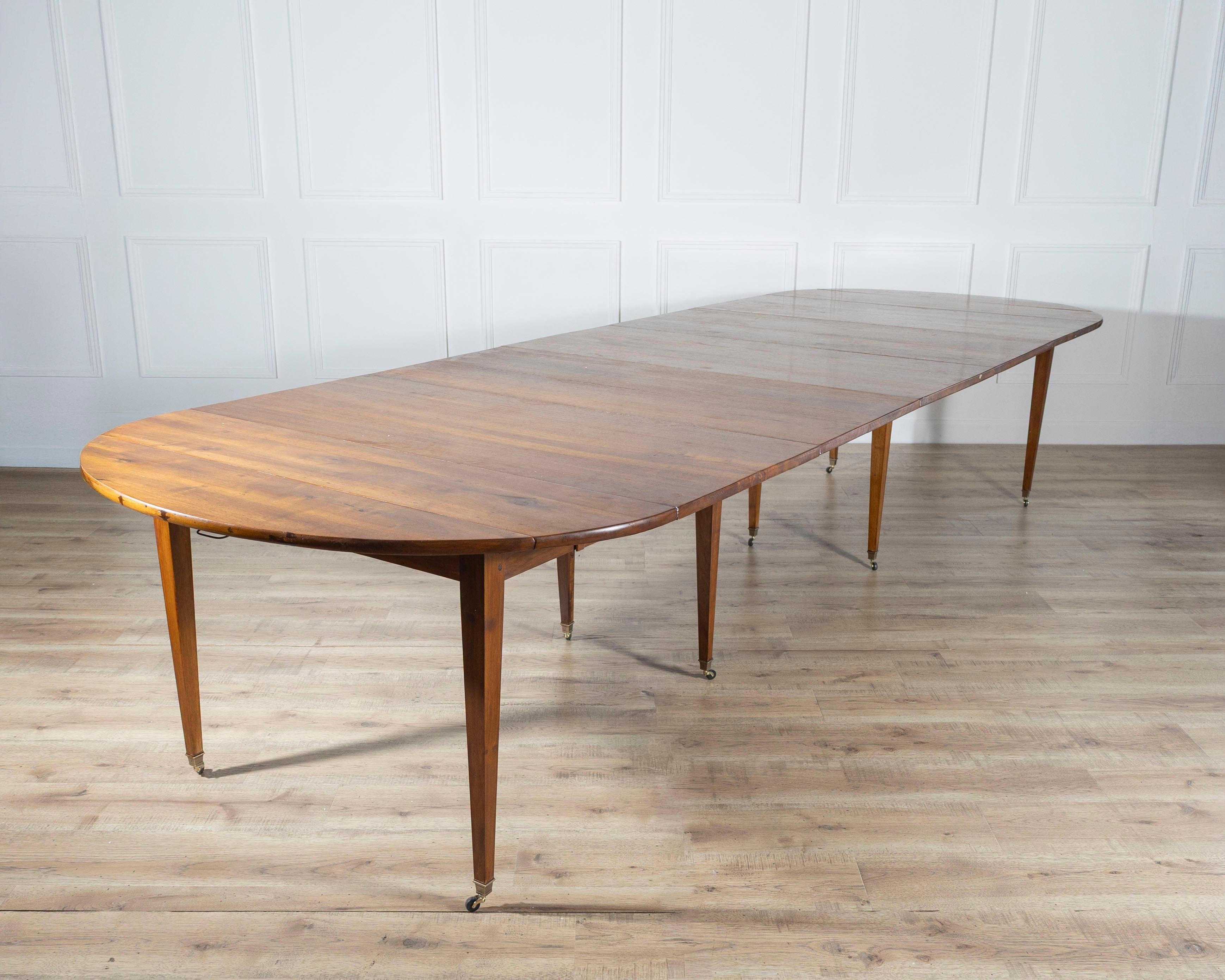 Early 20th Century French Restoration-Style Solid Walnut Extension Dining Table For Sale 3