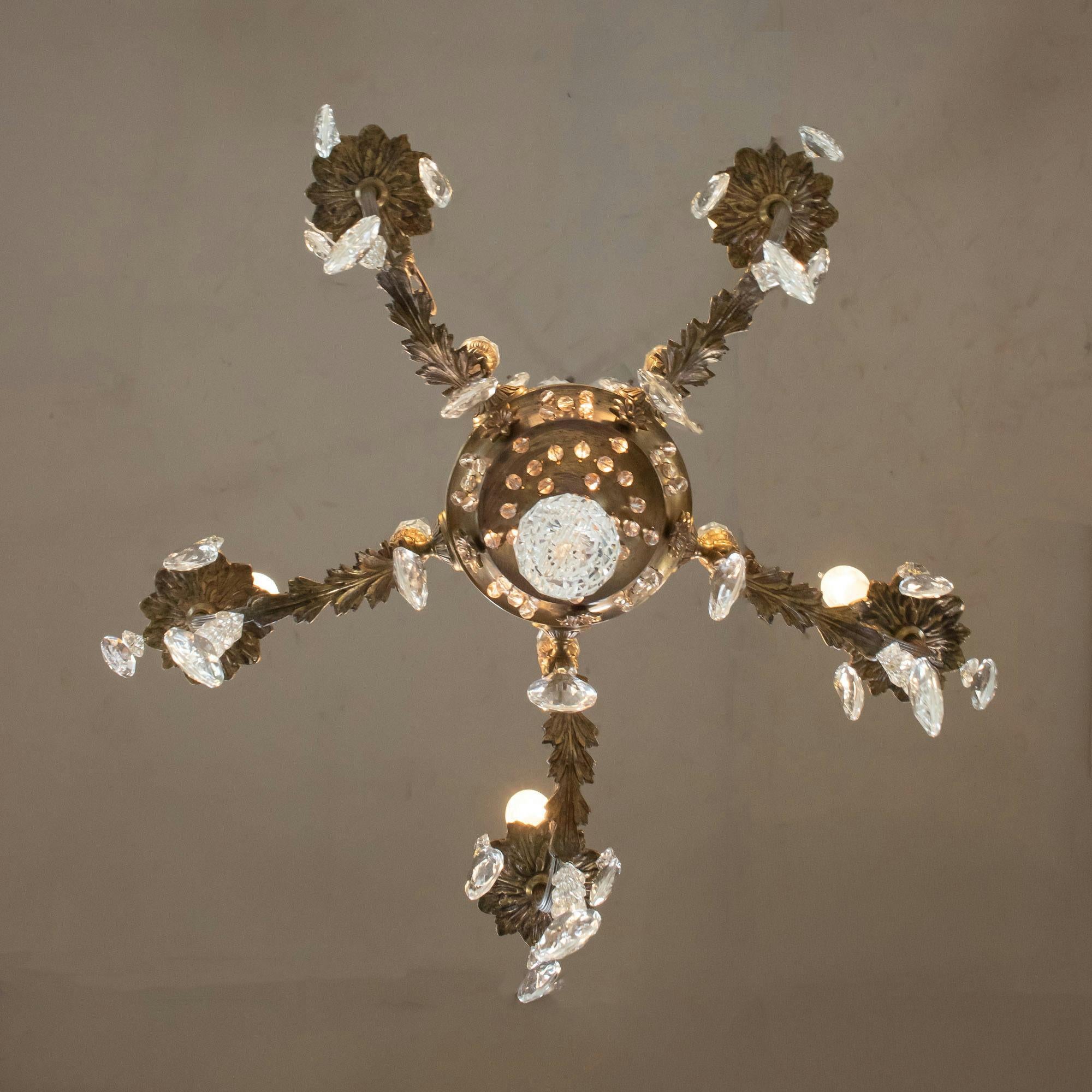 Lustre à cinq bras de lumière en bronze et cristal du début du 20e siècle, de style Revive rococo français en vente 4