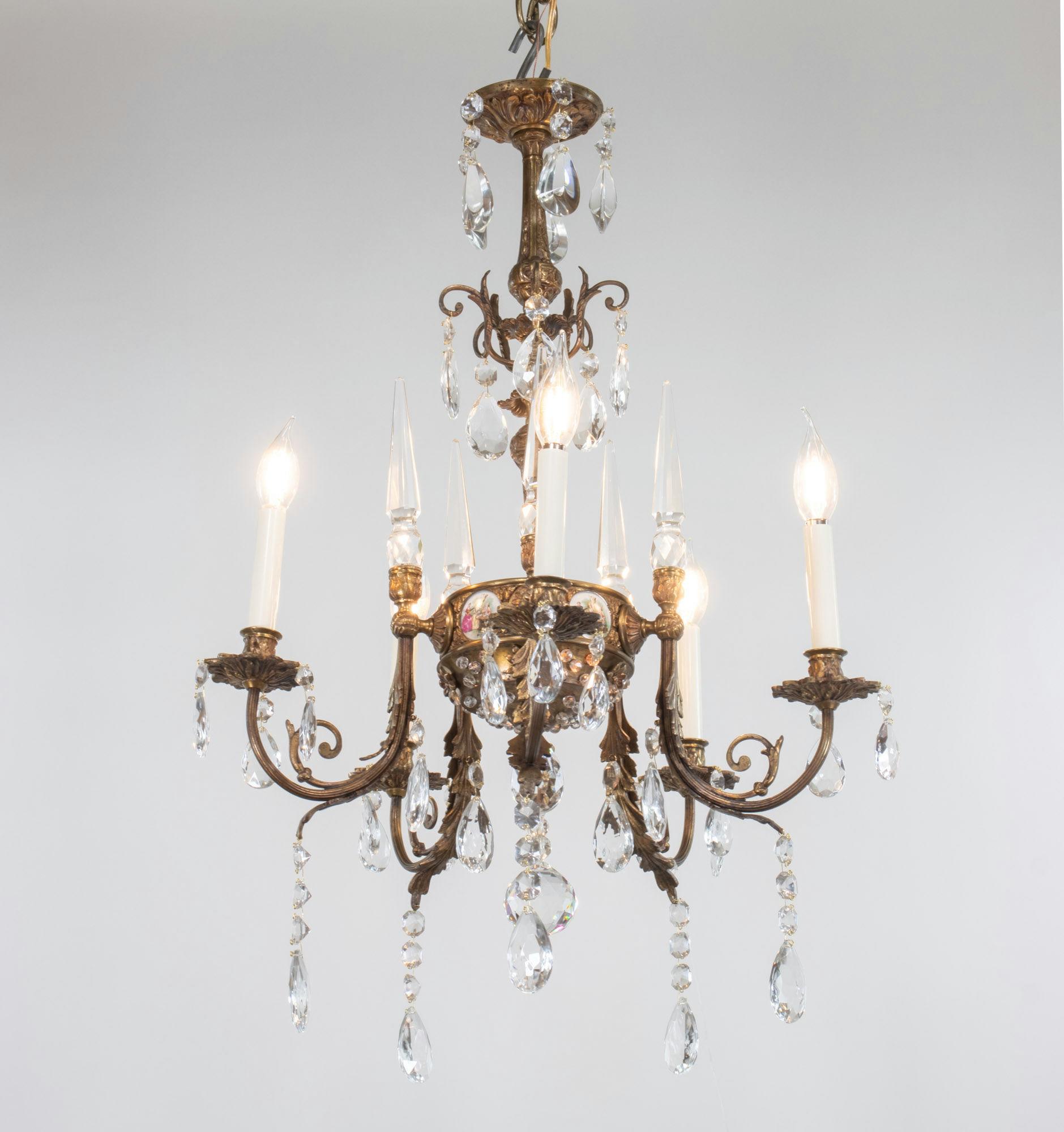 Lustre à cinq bras de lumière en bronze et cristal du début du 20e siècle, de style Revive rococo français en vente 5