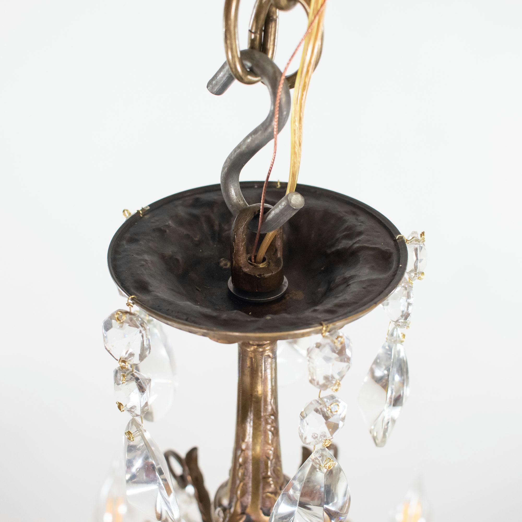 Néo-rococo Lustre à cinq bras de lumière en bronze et cristal du début du 20e siècle, de style Revive rococo français en vente
