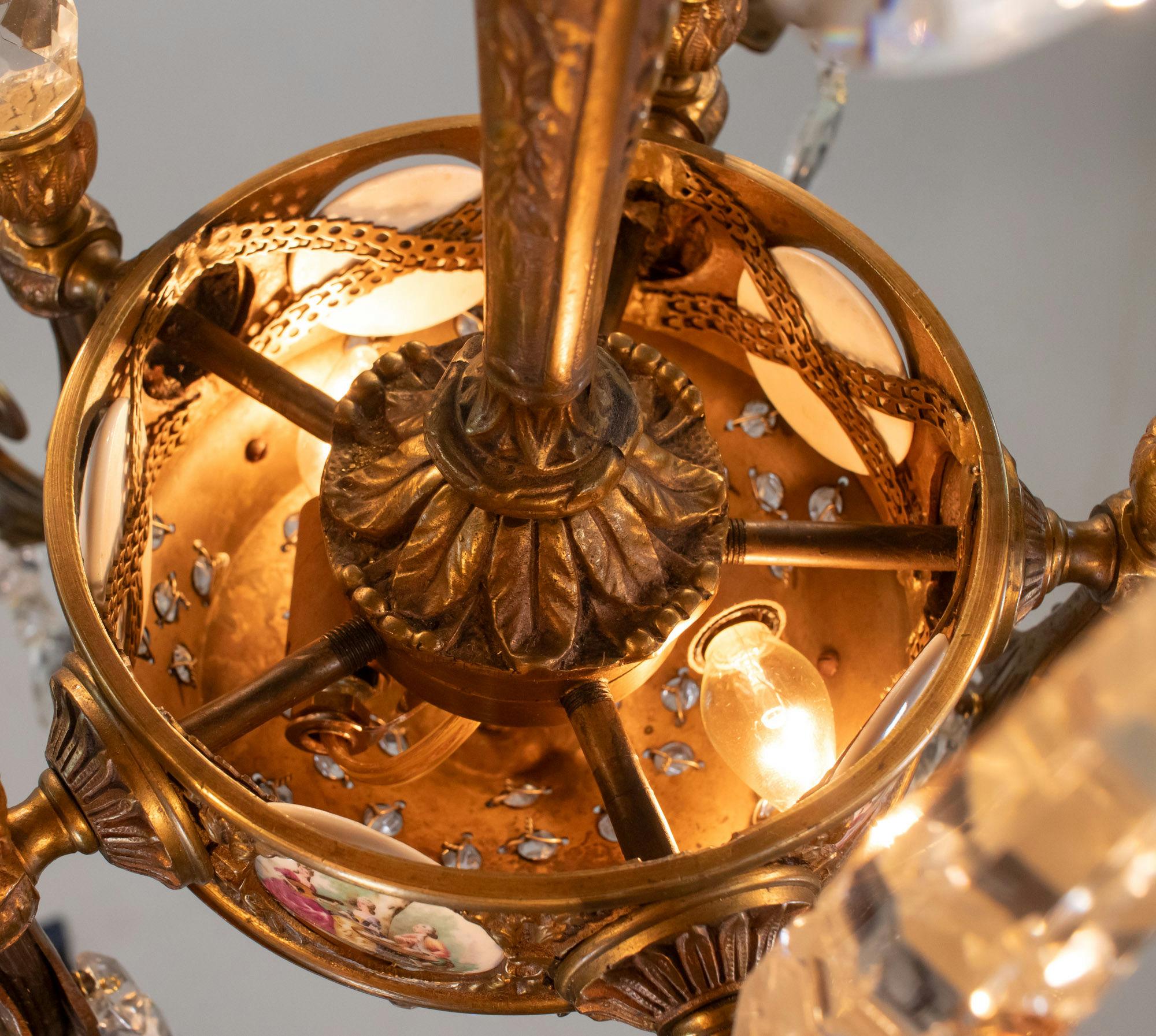 Bronze Lustre à cinq bras de lumière en bronze et cristal du début du 20e siècle, de style Revive rococo français en vente
