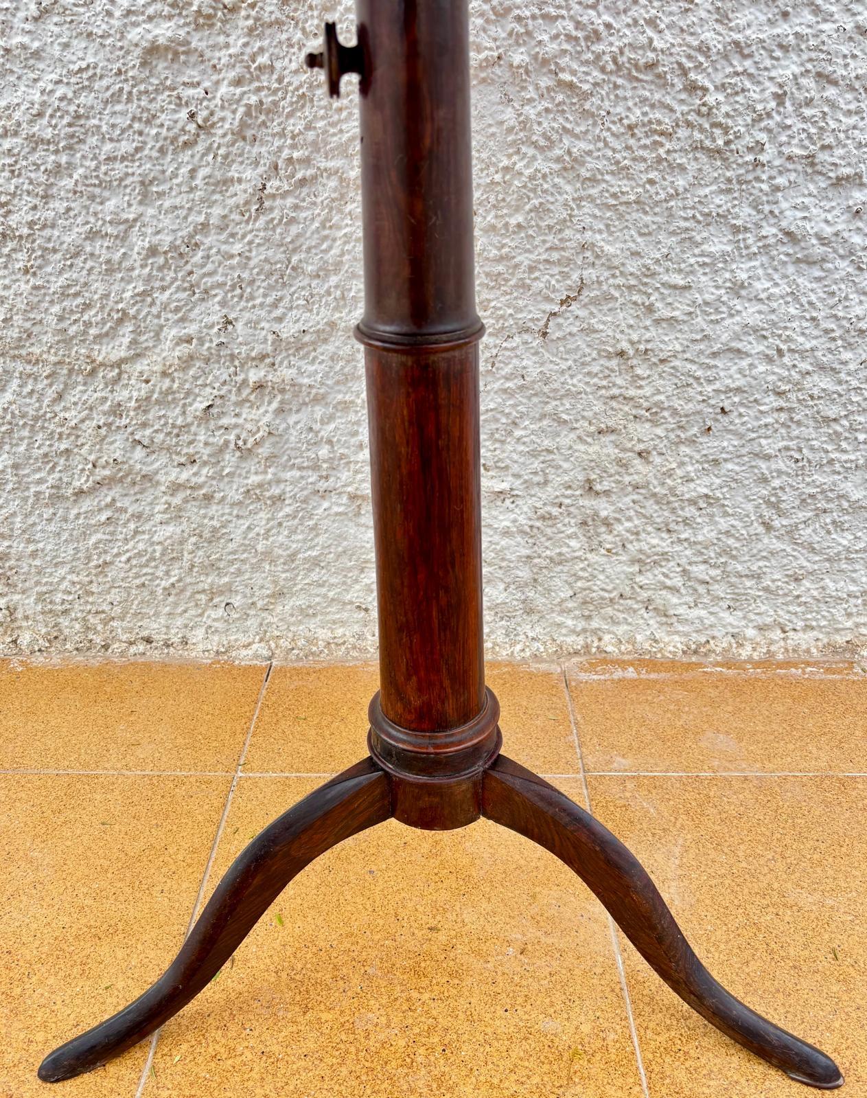 Early 20th Century French Rotating Round Side Table in Walnut, 1940s For Sale 6