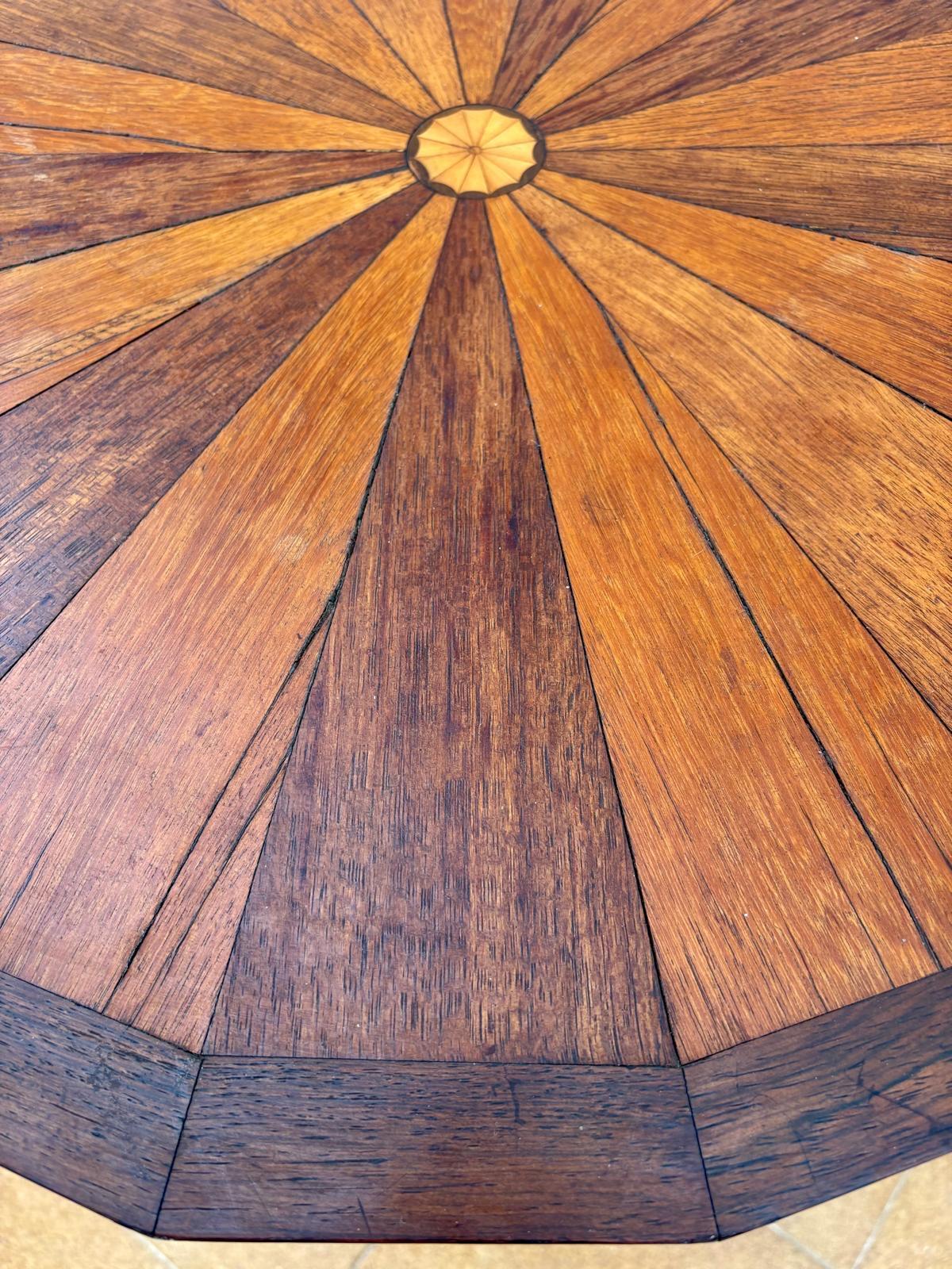 Early 20th Century French Rotating Round Side Table in Walnut, 1940s For Sale 5