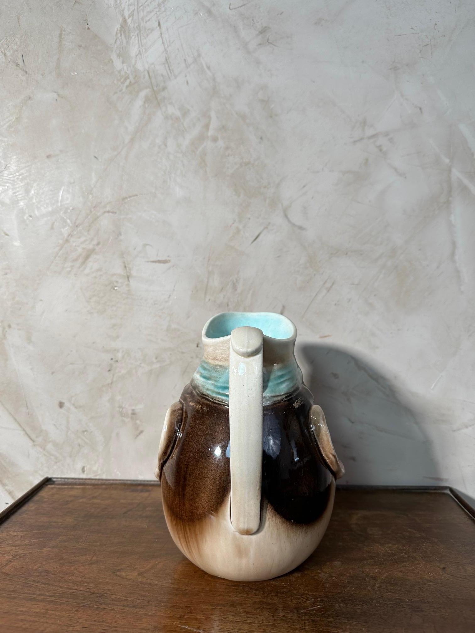 Jarra francesa de loza de Sarreguemines de principios del siglo XX, 1900 Loza de barro en venta