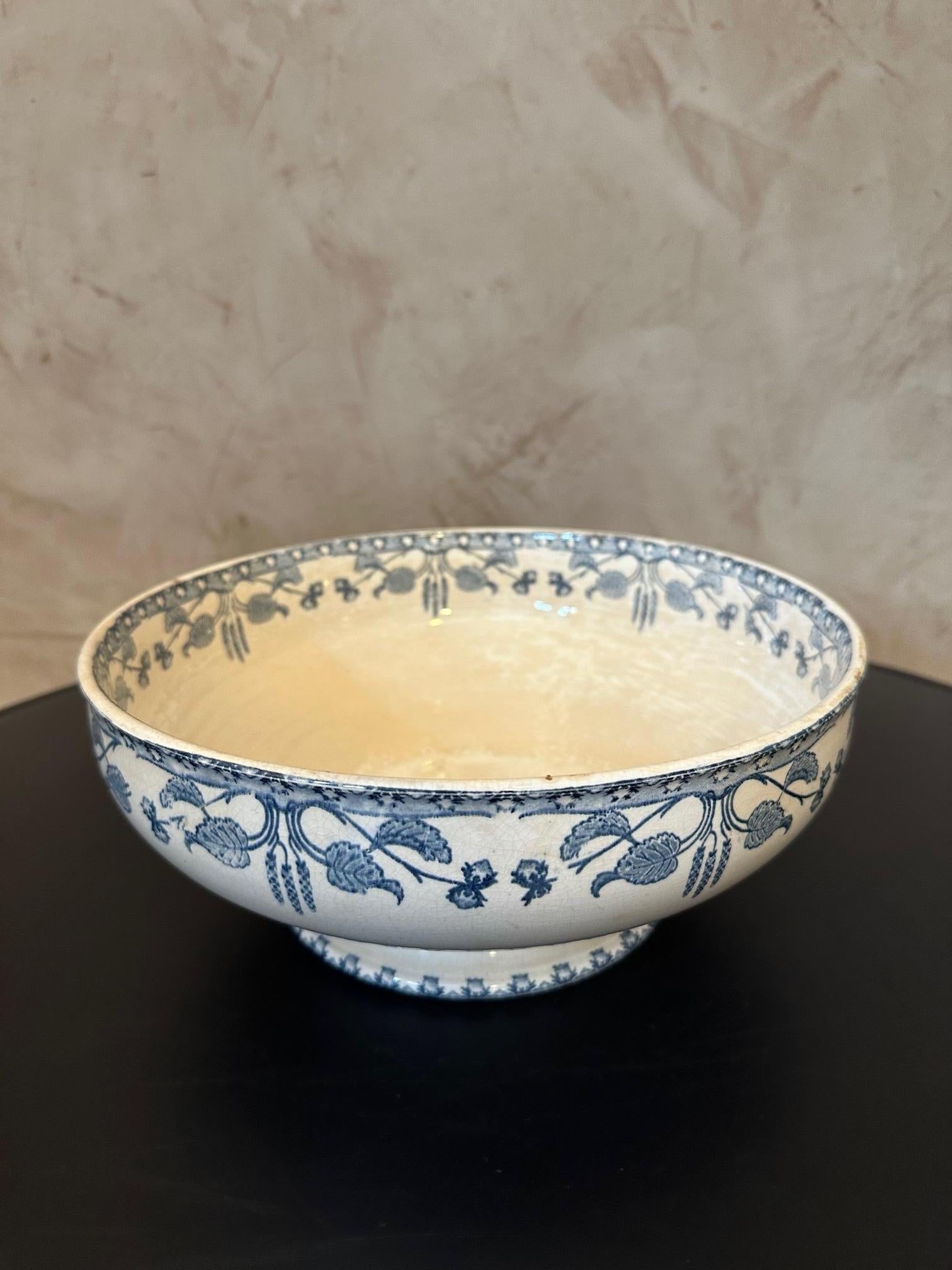 Early 20th century French Sarreguemines Earthenware Set of Tableware, 1900s For Sale 6