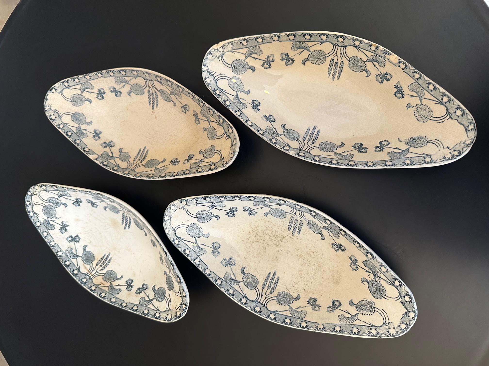 Early 20th century French Sarreguemines Earthenware Set of Tableware, 1900s For Sale 9