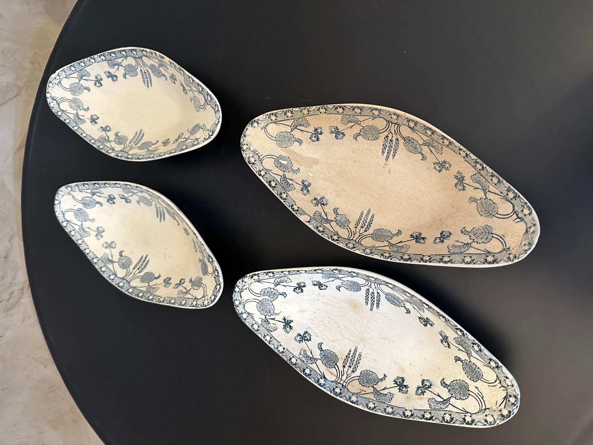 Early 20th century French Sarreguemines Earthenware Set of Tableware, 1900s For Sale 10