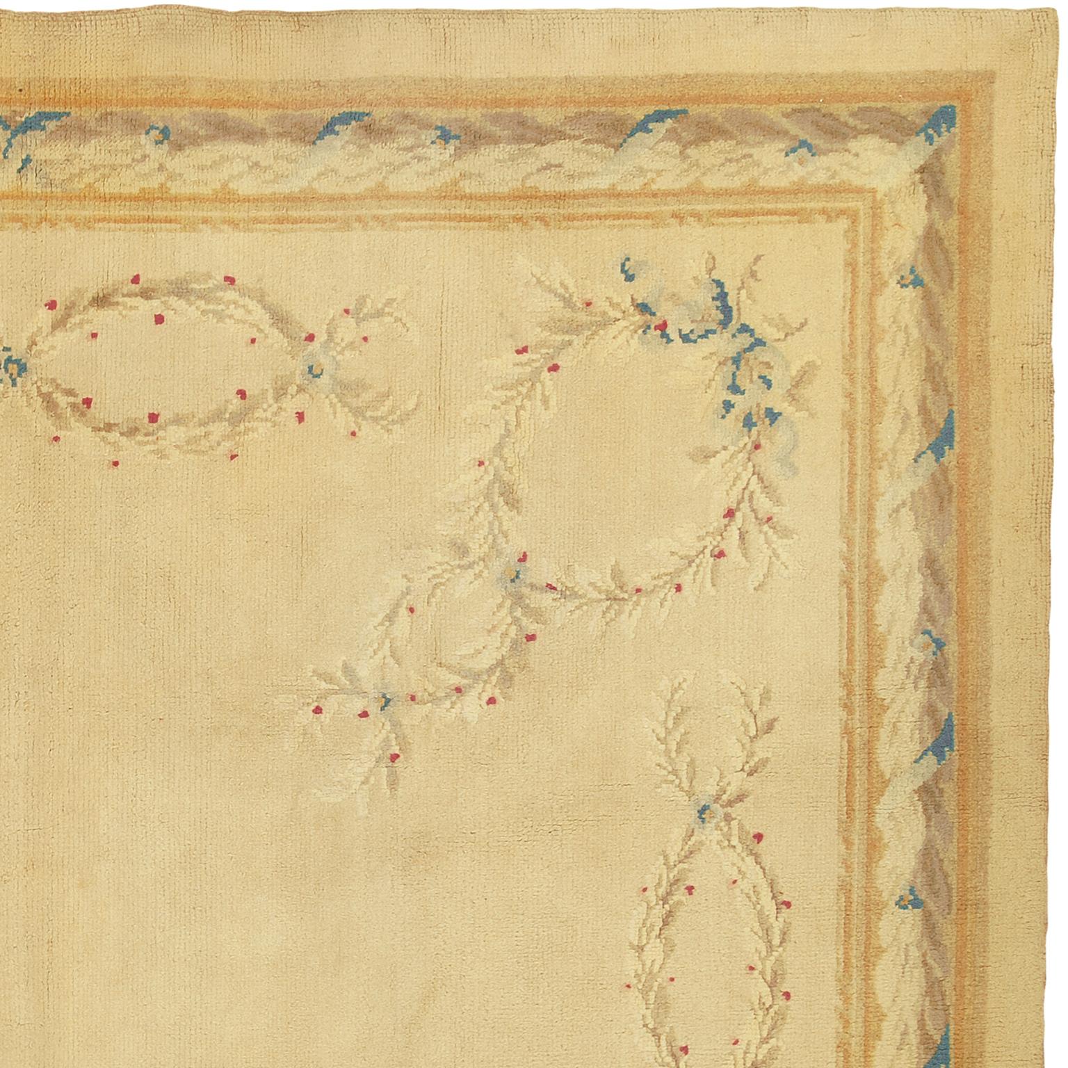 France, circa 1910
Handwoven
Measures: 13'2