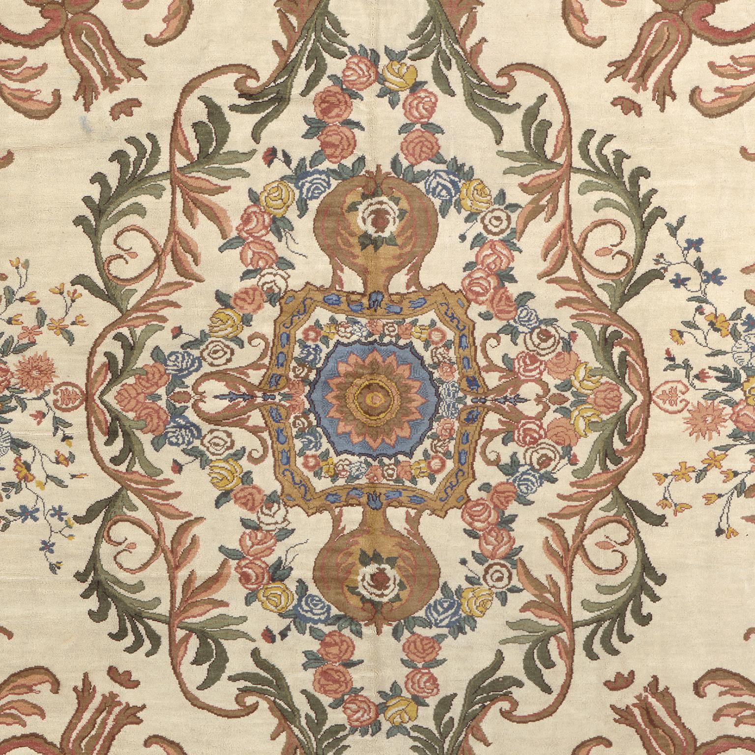 Französischer Savonnerie-Teppich des frühen 20. Jahrhunderts (Handgewebt) im Angebot