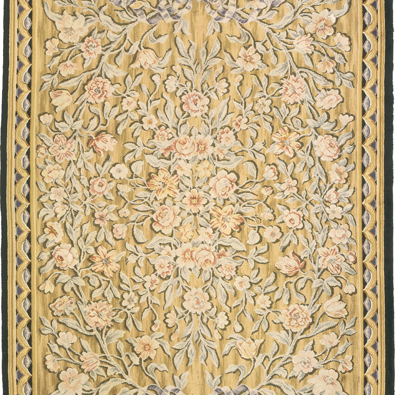 Hand-Woven Early 20th Century French Savonnerie Rug For Sale
