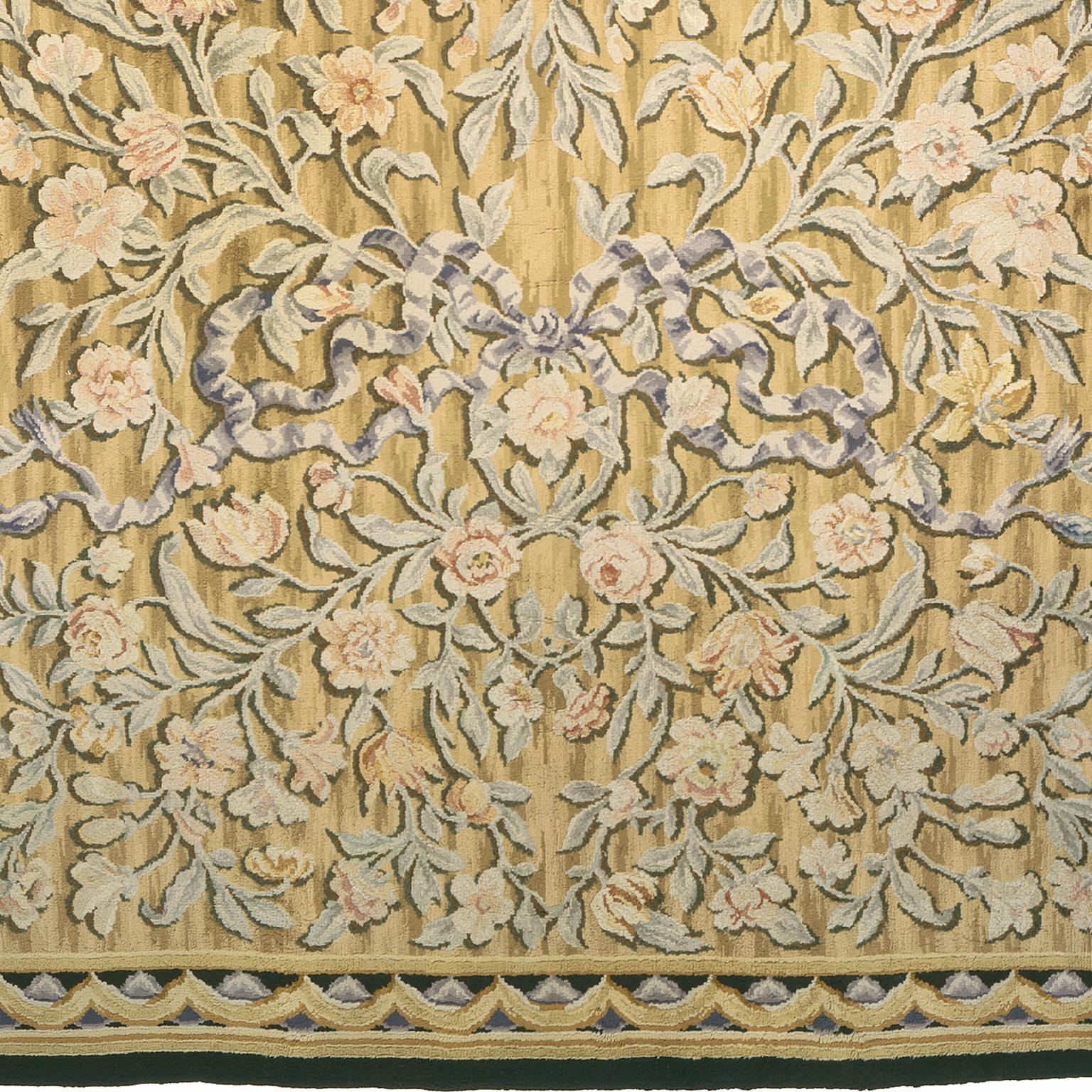 Französischer Savonnerie-Teppich des frühen 20. Jahrhunderts im Zustand „Gut“ im Angebot in New York, NY