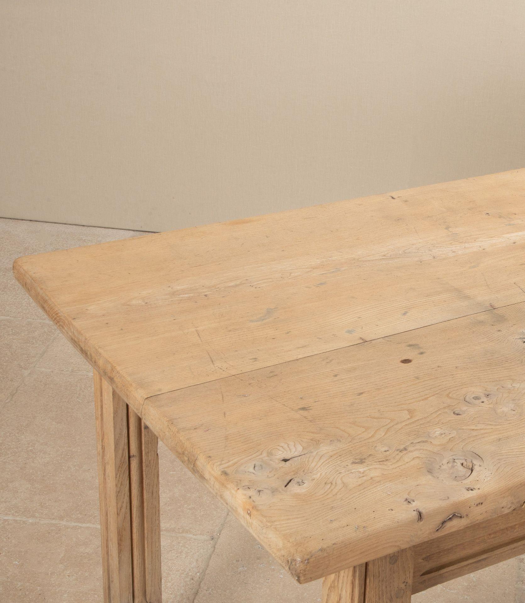 Table de ferme en orme frotté du début du 20e siècle en vente 4