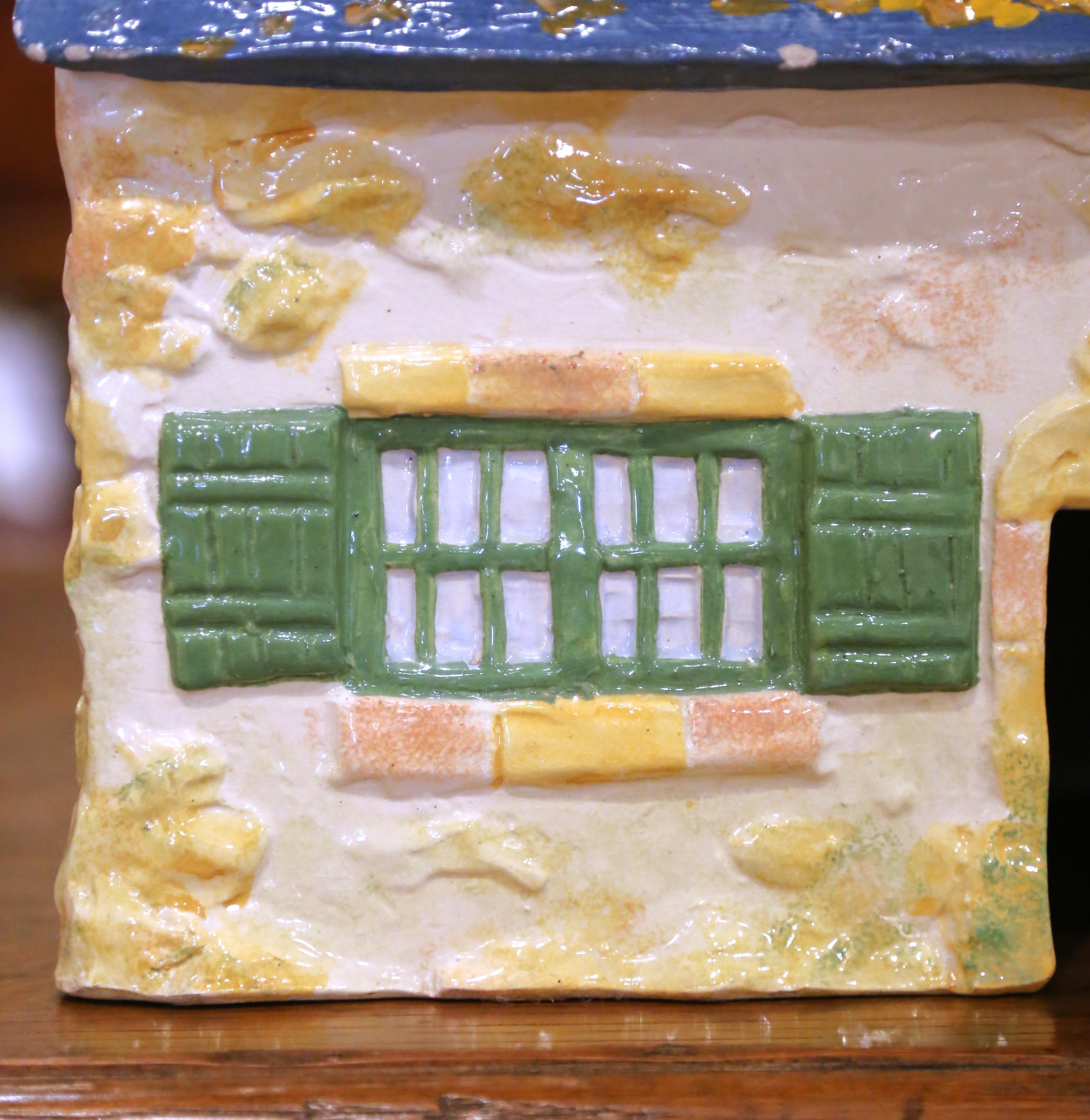 Casa in maiolica francese di Henriot Quimper dei primi del Novecento in vendita 4