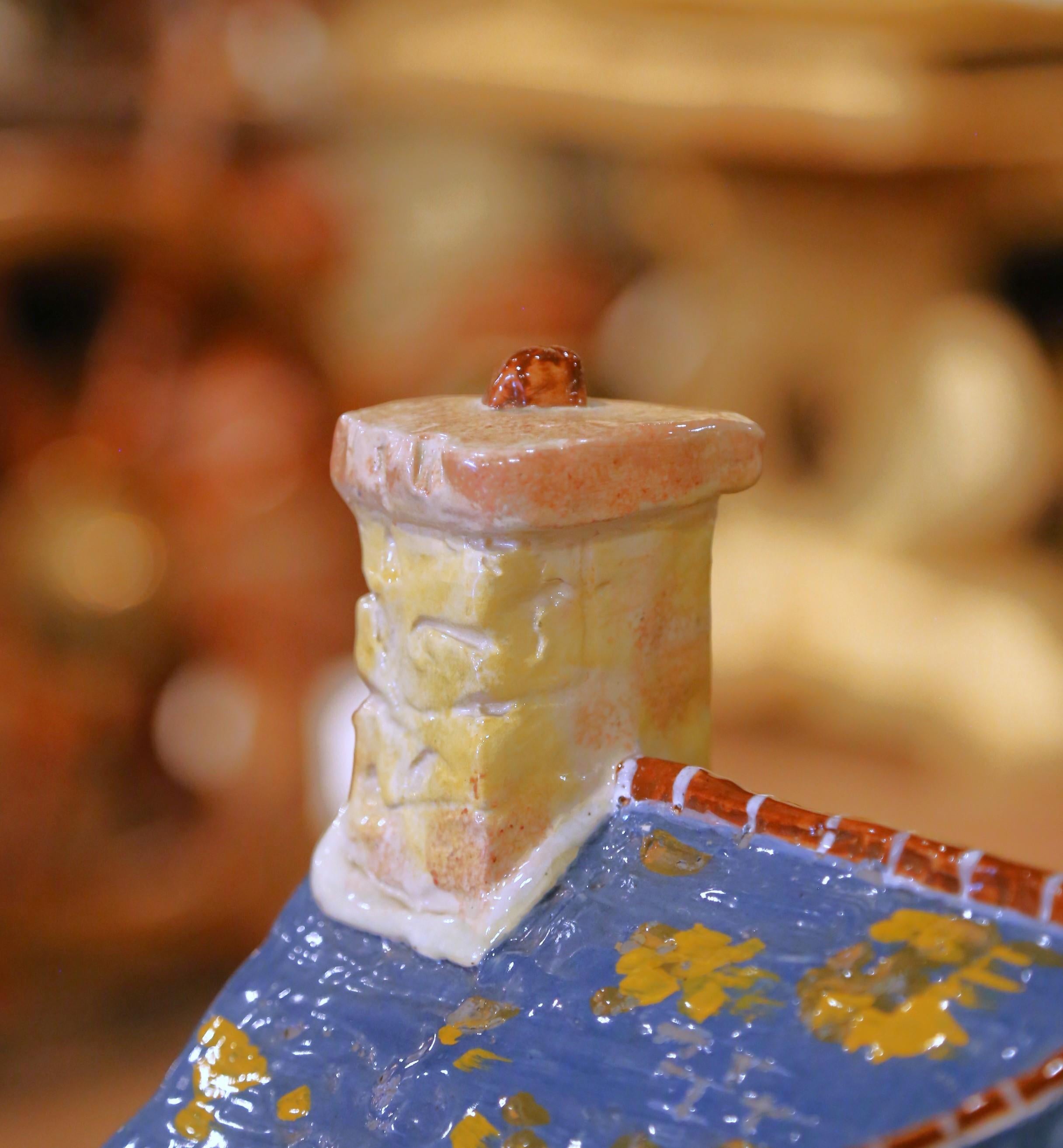 Dipinto a mano Casa in maiolica francese di Henriot Quimper dei primi del Novecento in vendita