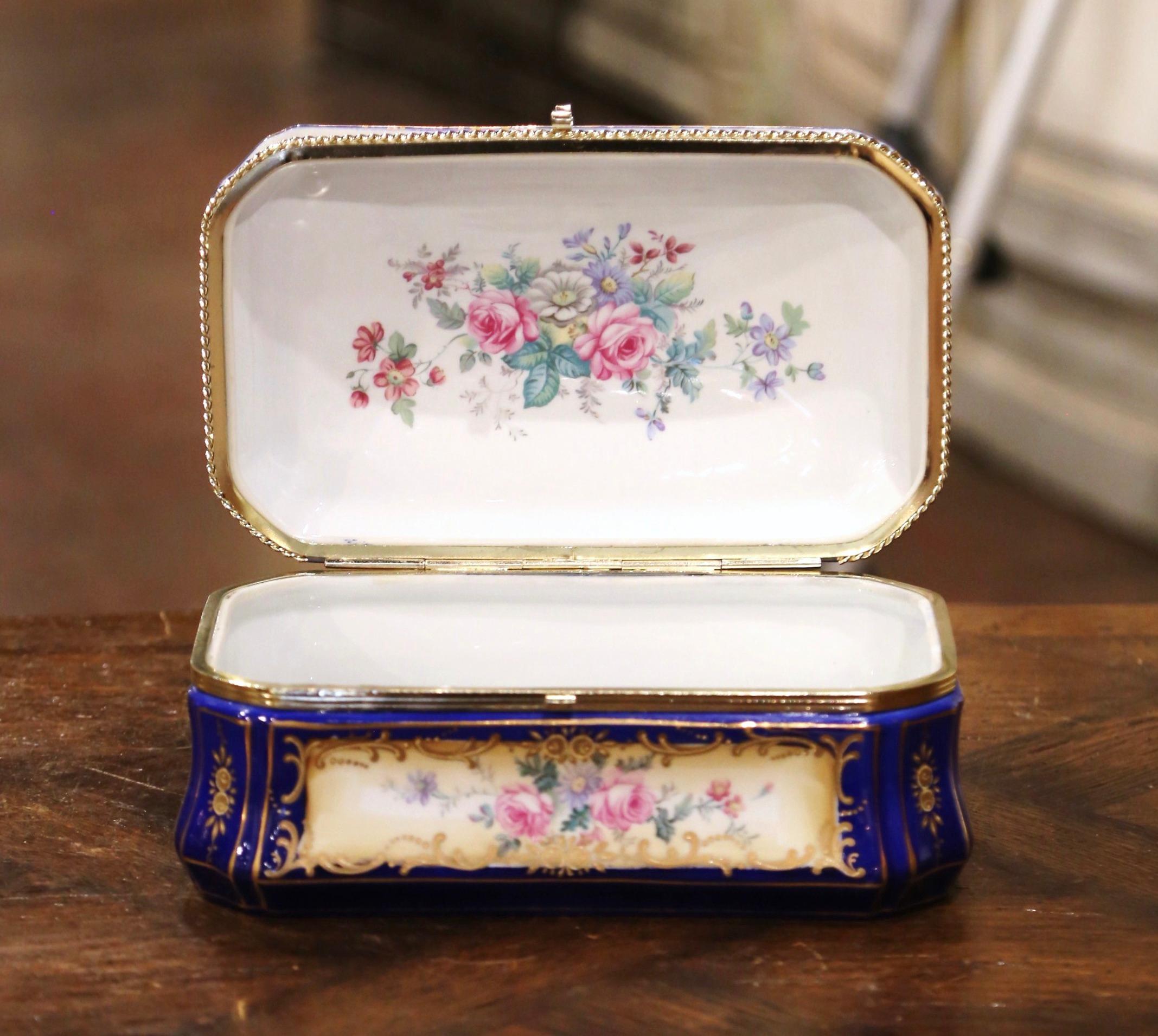 Early 20th Century French Sèvres Painted Porcelain and Gilt Brass Jewelry Box 6