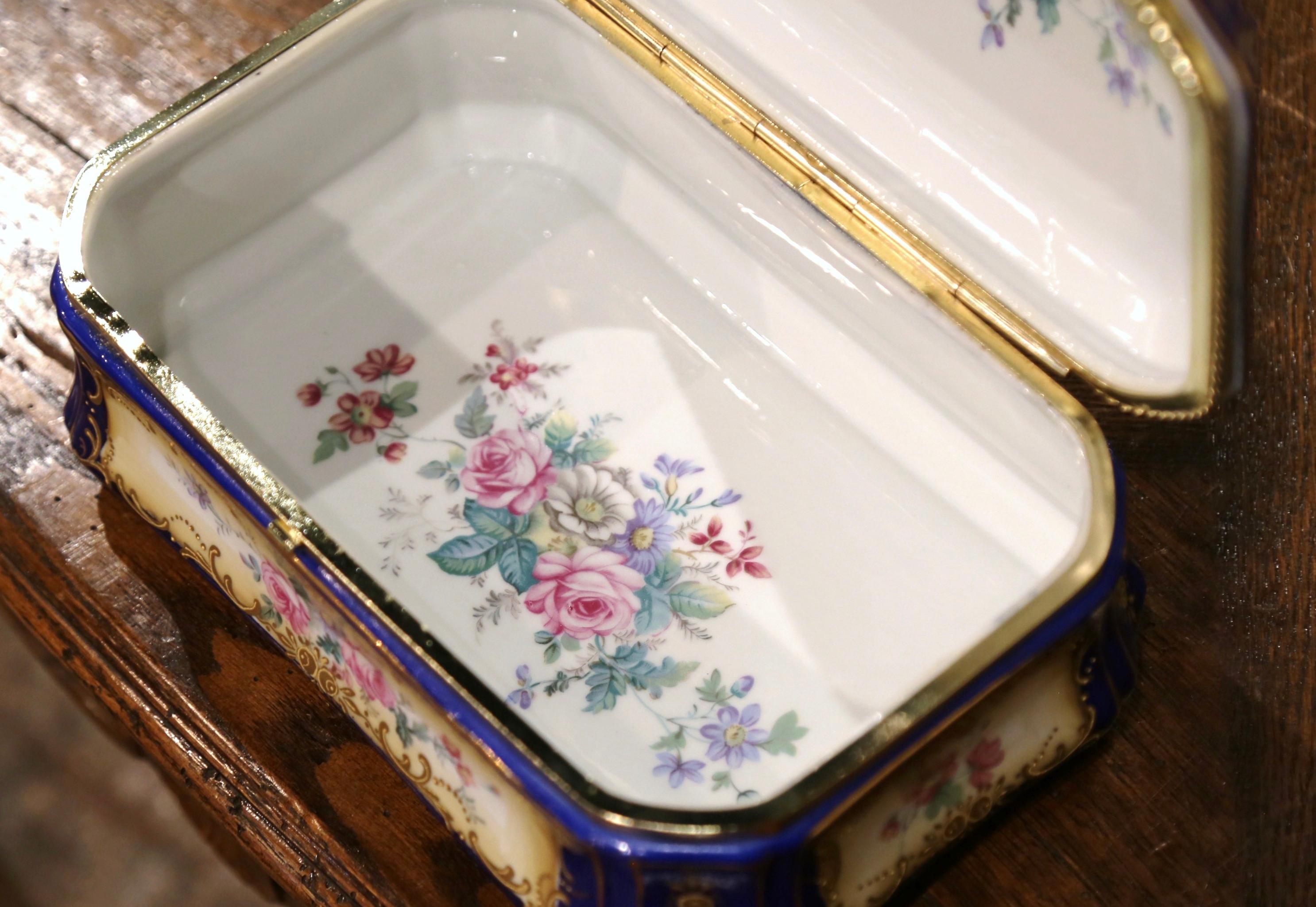 Early 20th Century French Sèvres Painted Porcelain and Gilt Brass Jewelry Box 8