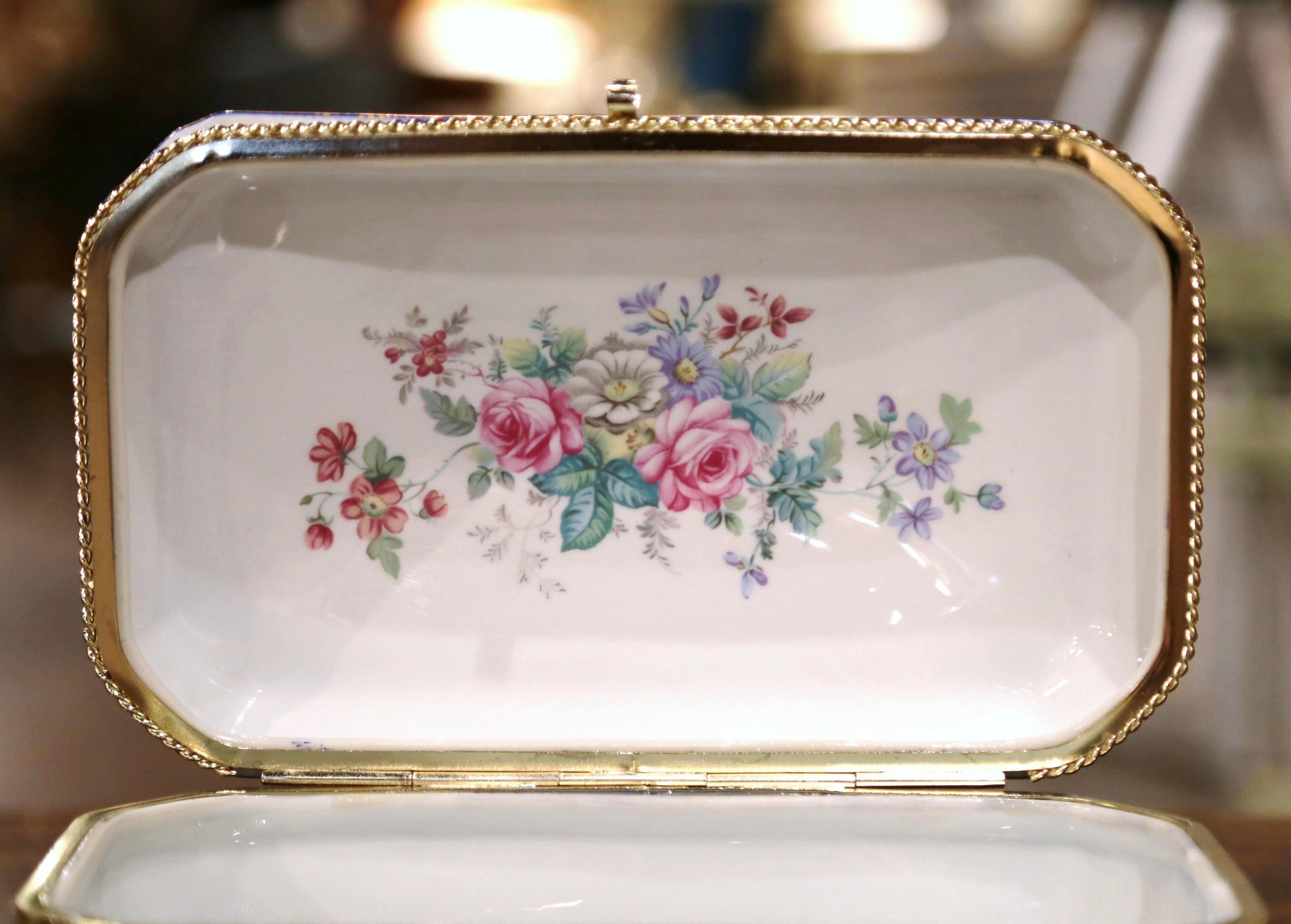 Early 20th Century French Sèvres Painted Porcelain and Gilt Brass Jewelry Box 9