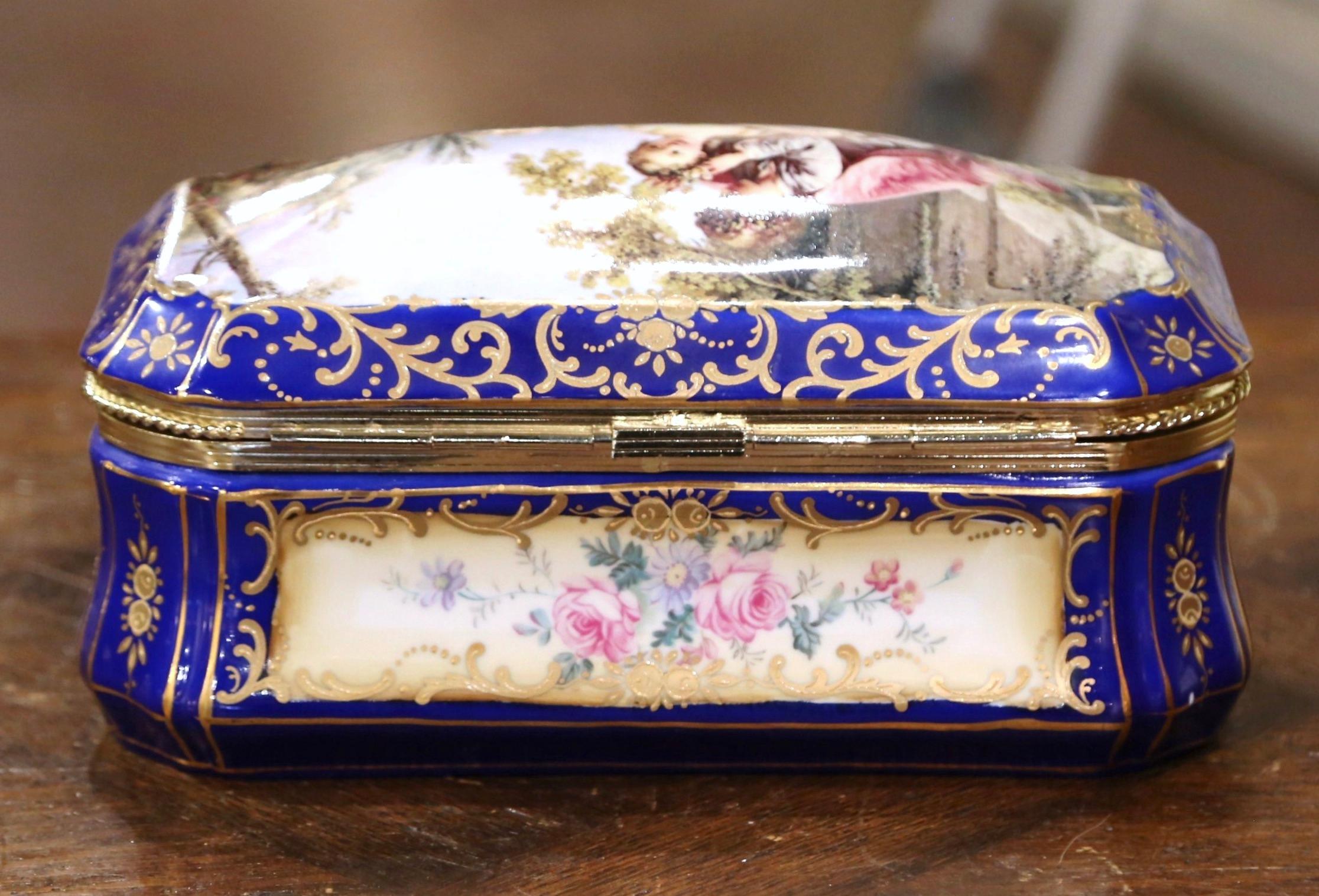 Early 20th Century French Sèvres Painted Porcelain and Gilt Brass Jewelry Box 10