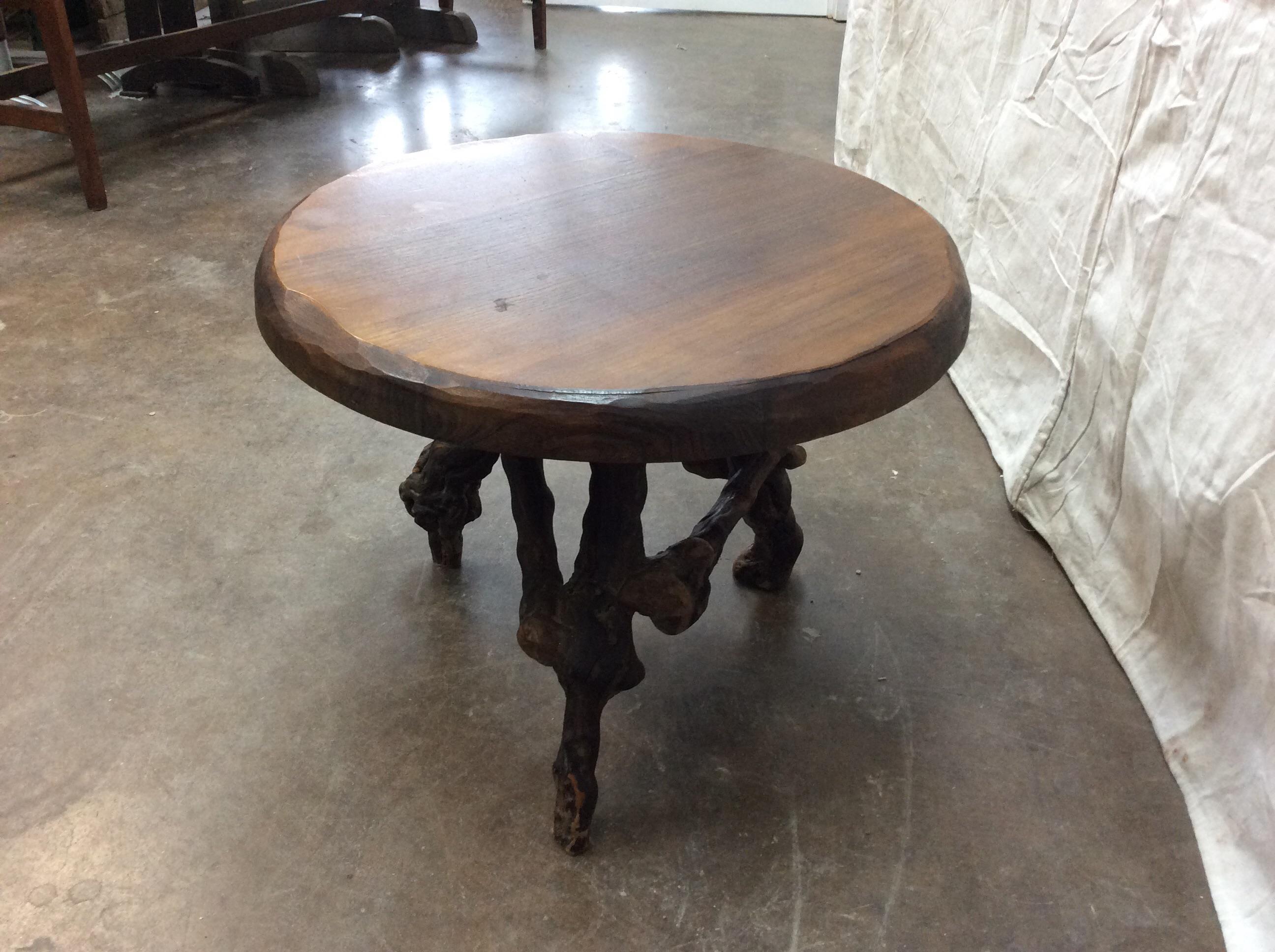 Hand-Crafted Early 20th Century French Side Table with Grapevine Base For Sale