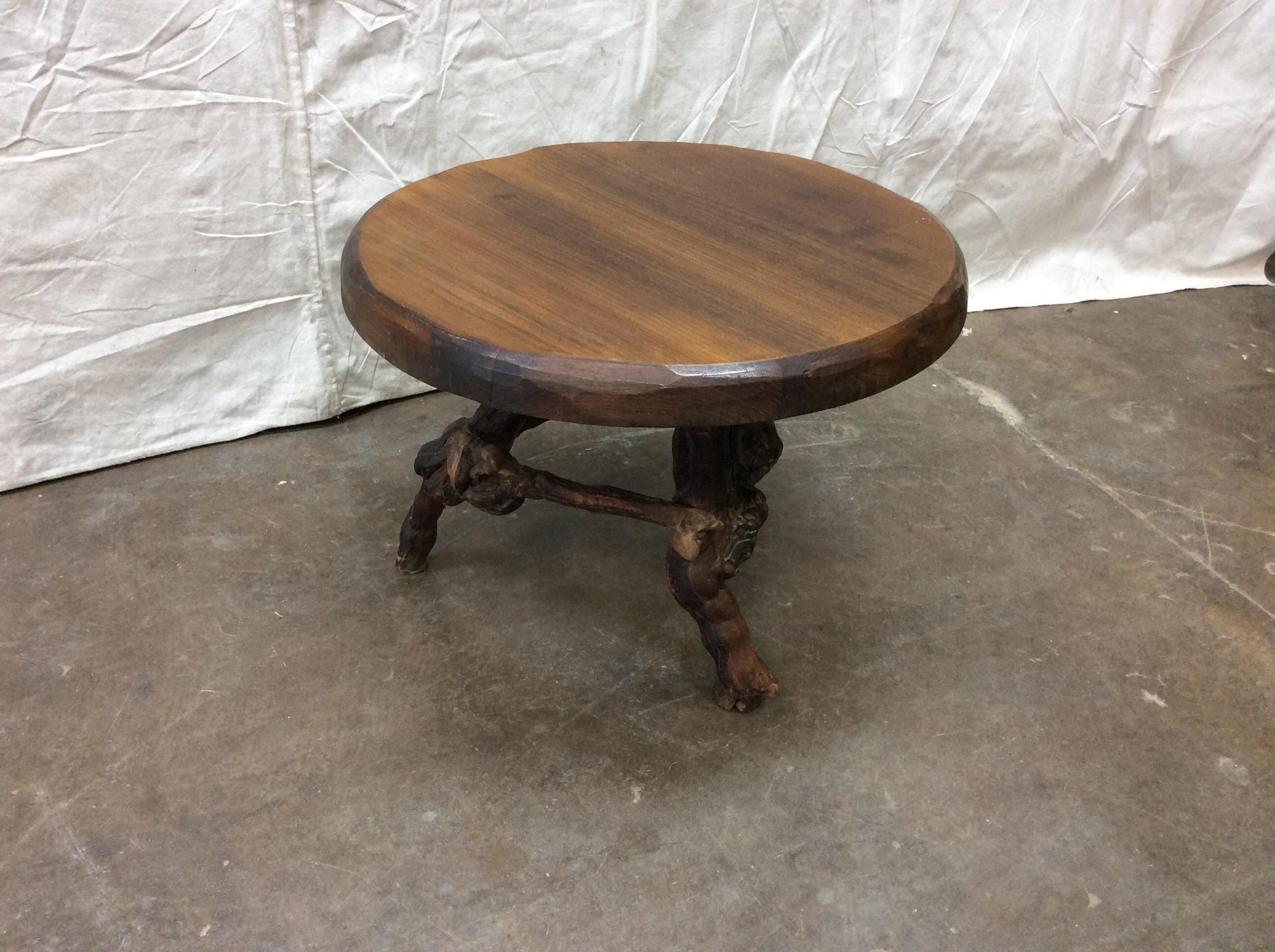 Early 20th Century French Side Table with Grapevine Base In Good Condition For Sale In Burton, TX