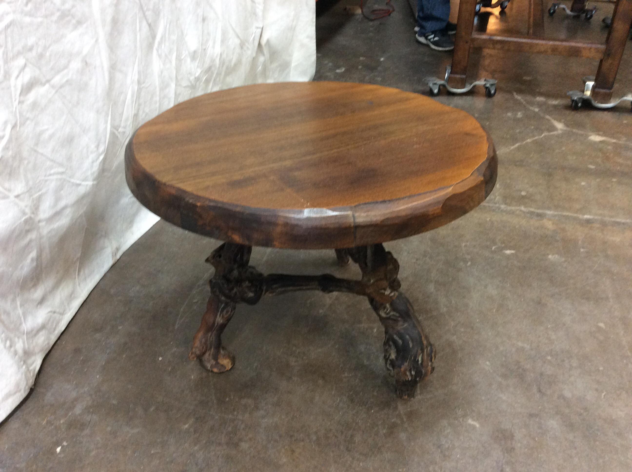 Early 20th Century French Side Table with Grapevine Base For Sale 2