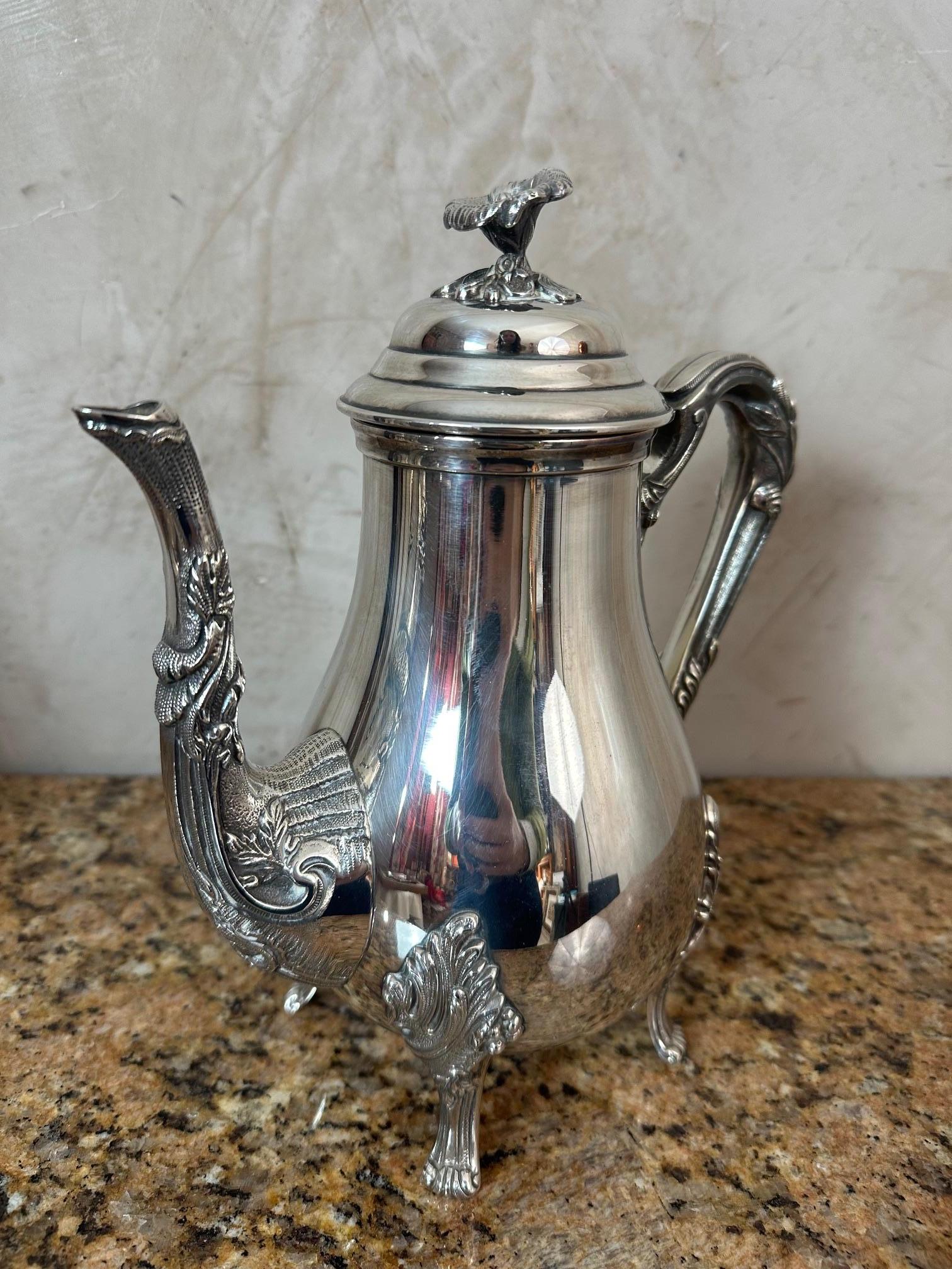 Service à café et à thé en métal argenté de style Rocaille du début du 20e siècle, années 1900 en vente 5
