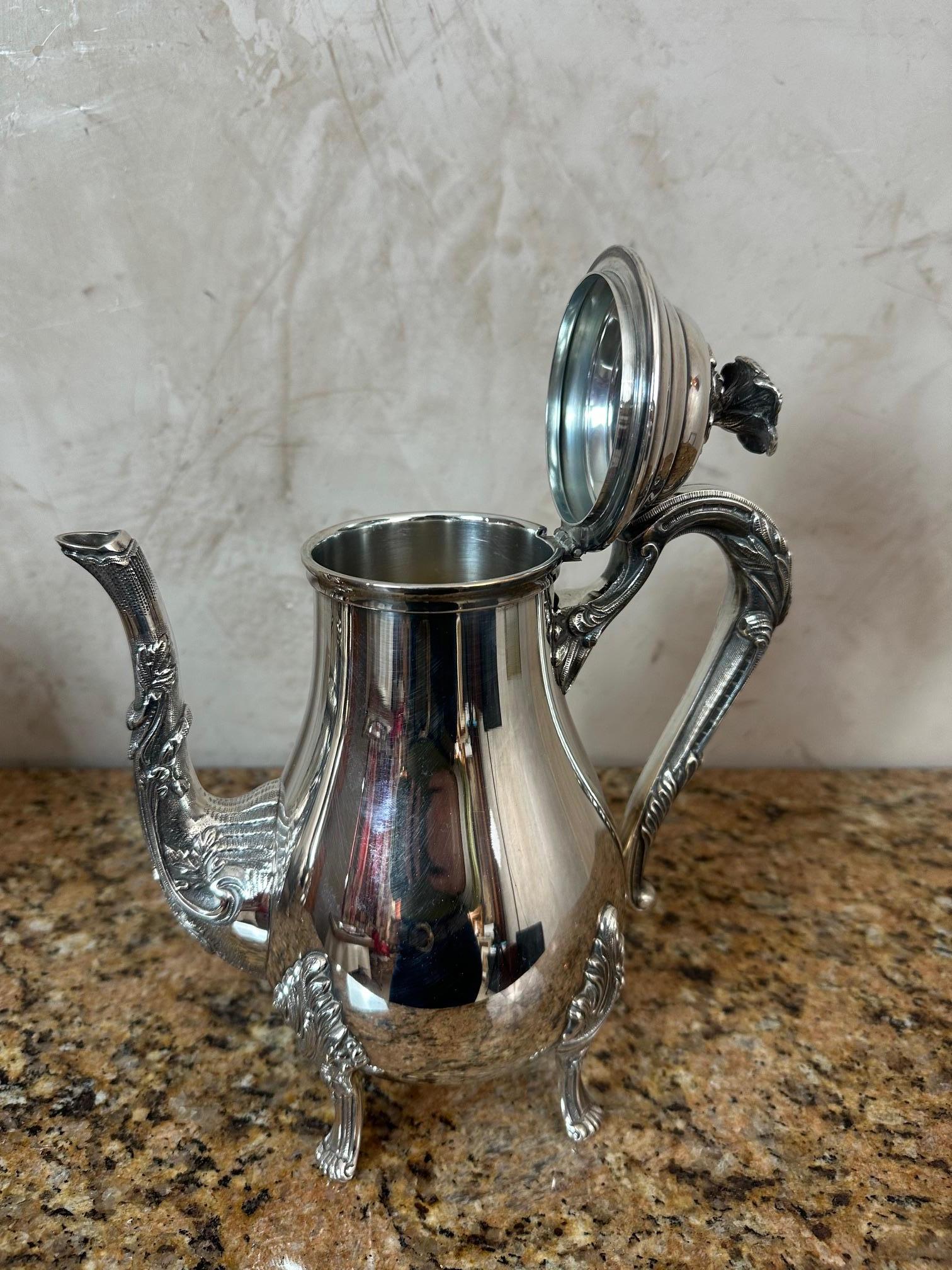 Service à café et à thé en métal argenté de style Rocaille du début du 20e siècle, années 1900 en vente 7