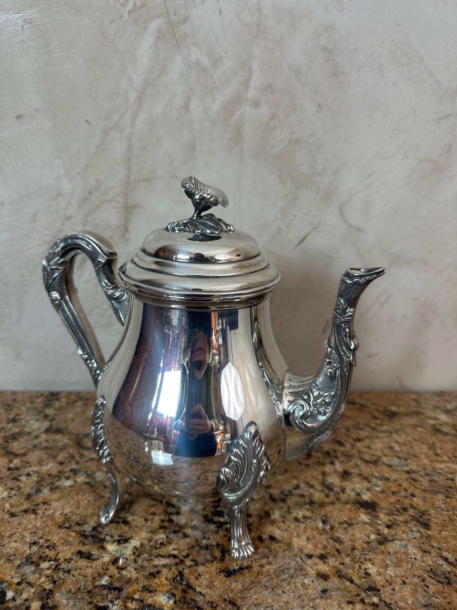 Service à café et à thé en métal argenté de style Rocaille du début du 20e siècle, années 1900 en vente 8