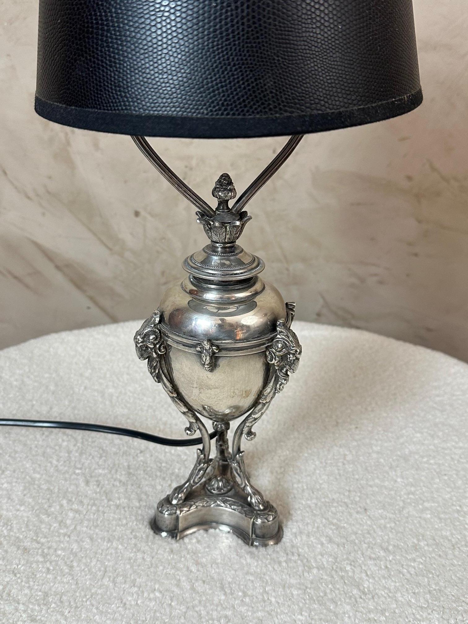 Lampe de table en métal argenté française du début du 20e siècle, années 1900 en vente 4