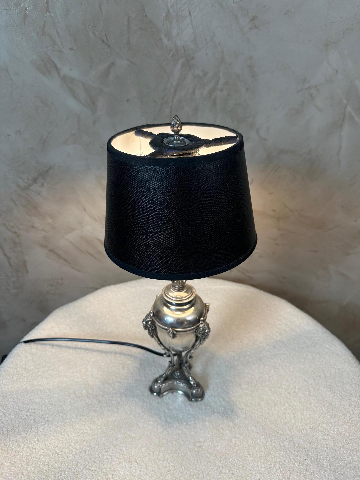 Lampe de table en métal argenté française du début du 20e siècle, années 1900 en vente 6