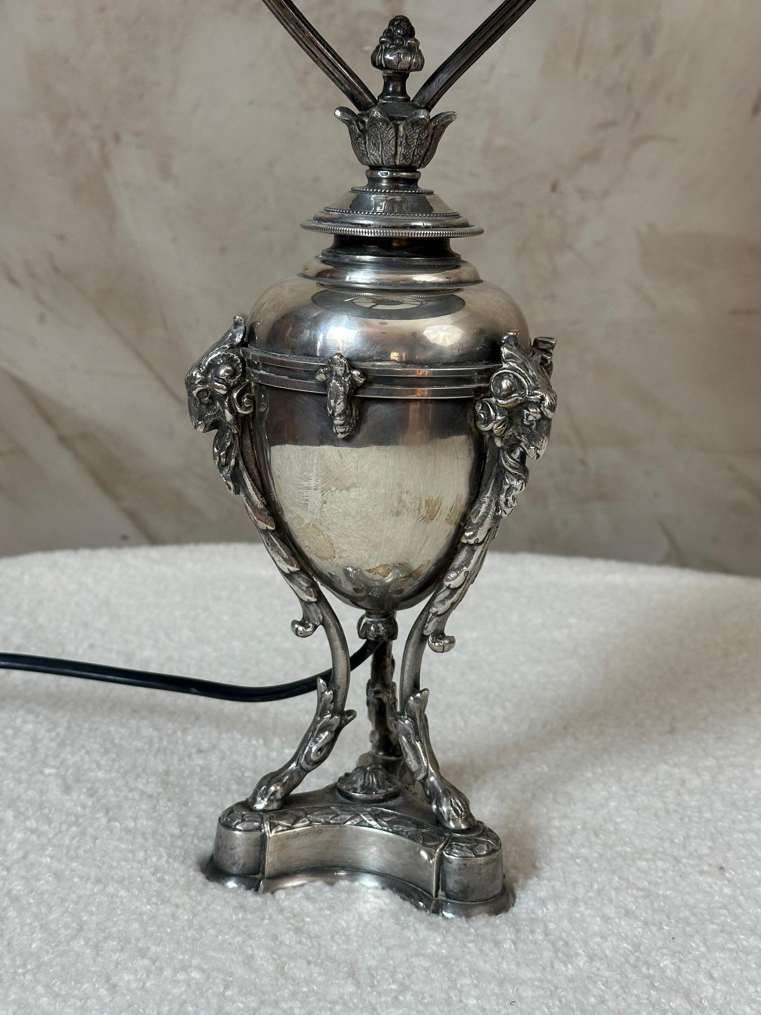 Lampe de table en métal argenté française du début du 20e siècle, années 1900 Bon état - En vente à LEGNY, FR