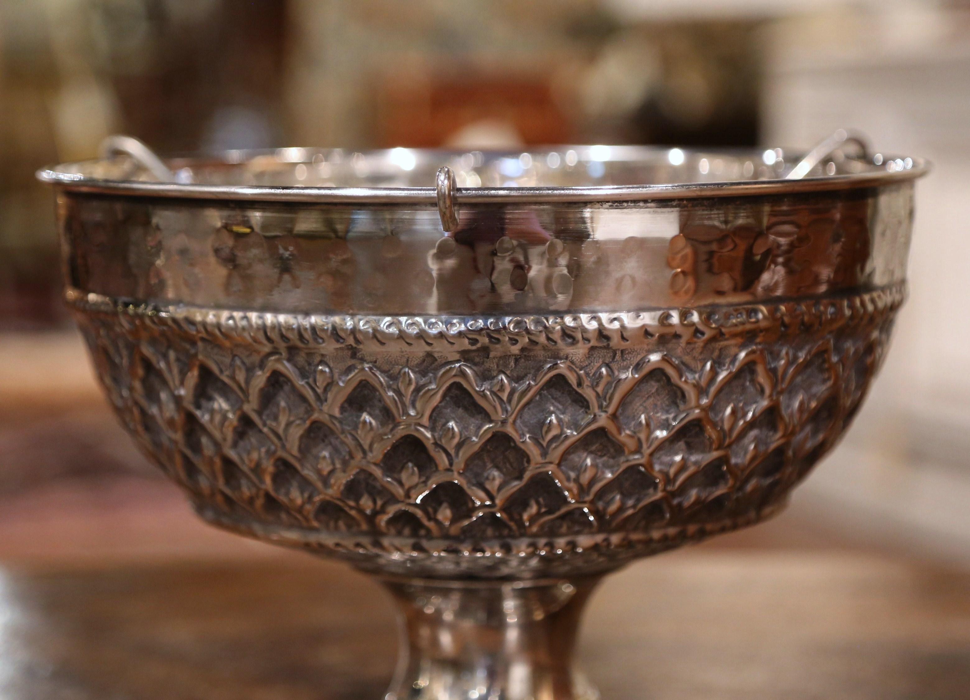 Early 20th Century French Silver Plated Repousse Champagne or Wine Cooler In Excellent Condition In Dallas, TX