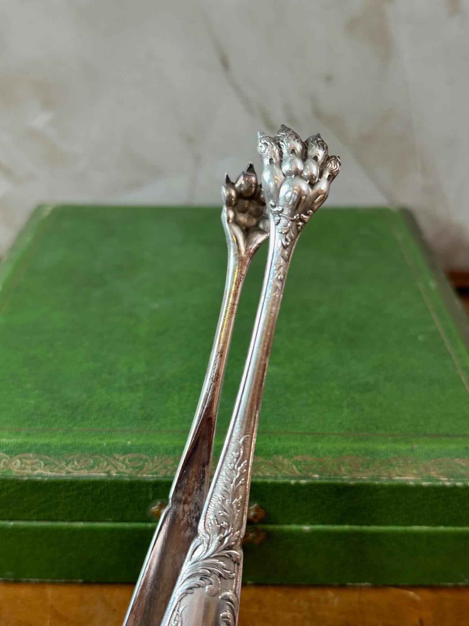 Set di 12 cucchiai e una pinza in argento francese dell'inizio del XX secolo in vendita 6