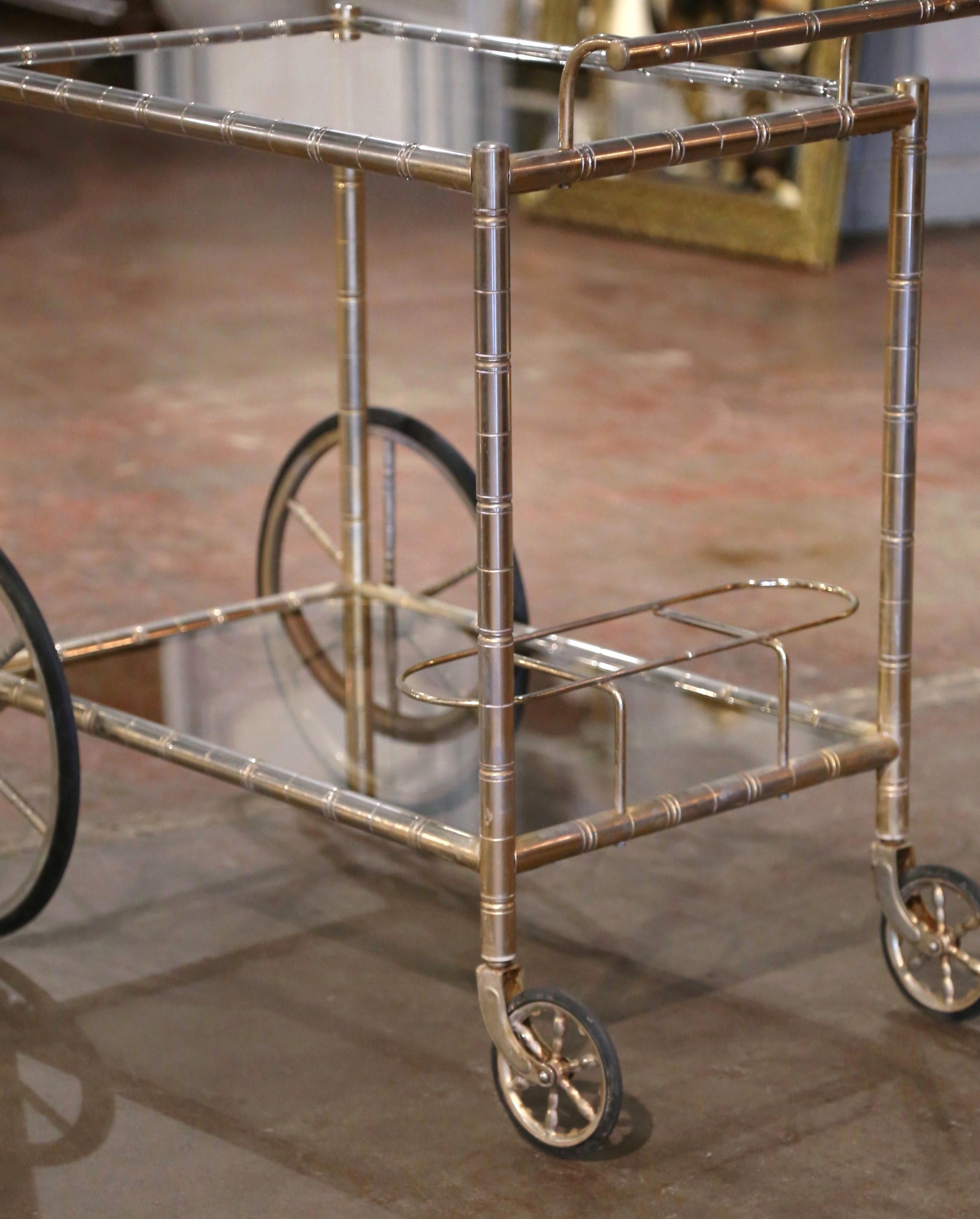 20ième siècle Chariot de bar français du début du 20ème siècle en laiton argenté et faux bambou style Bagues en vente