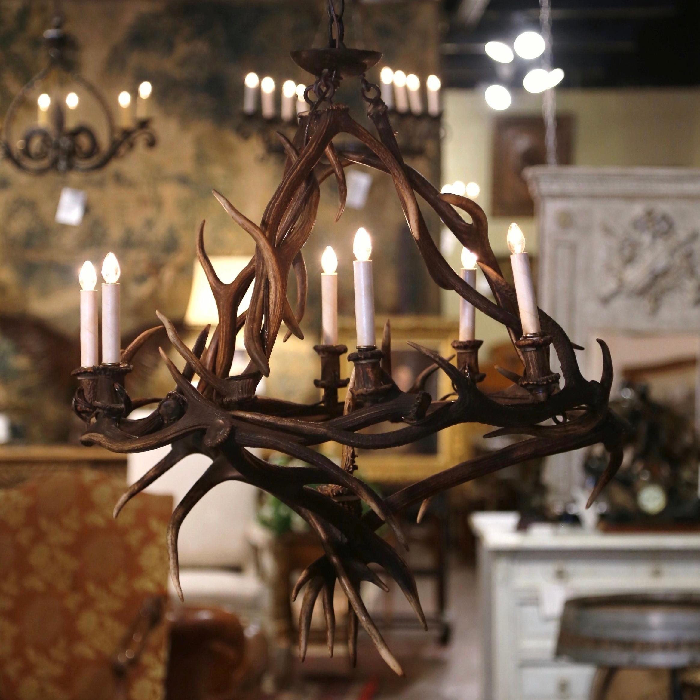 Early 20th Century French  Six-Light Deer Antler Horn Chandelier For Sale 1