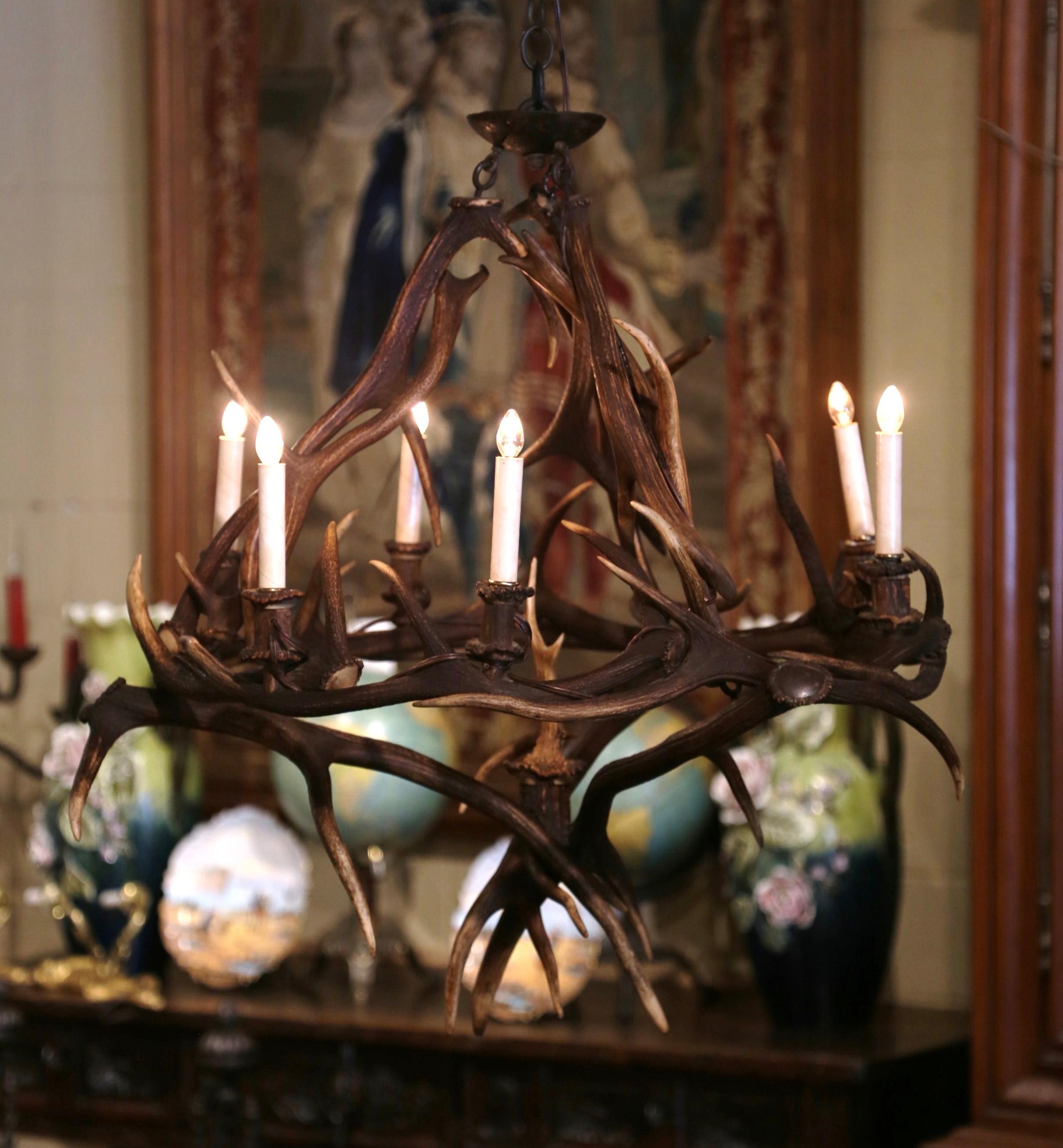 Early 20th Century French  Six-Light Deer Antler Horn Chandelier For Sale 3