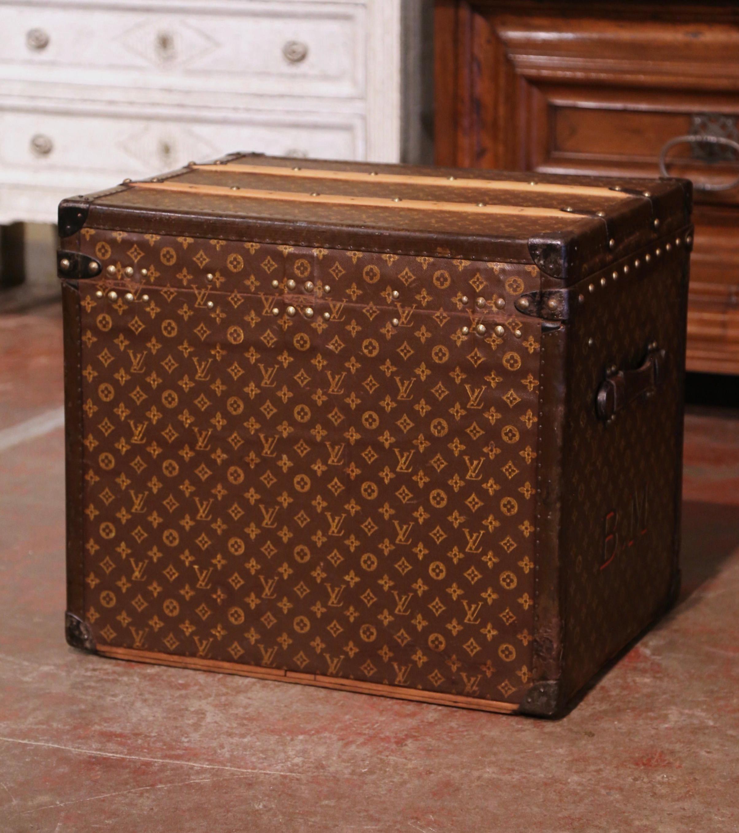 Early 20th Century French Stencil and Monogram Louis Vuitton Leather Hat Trunk 7