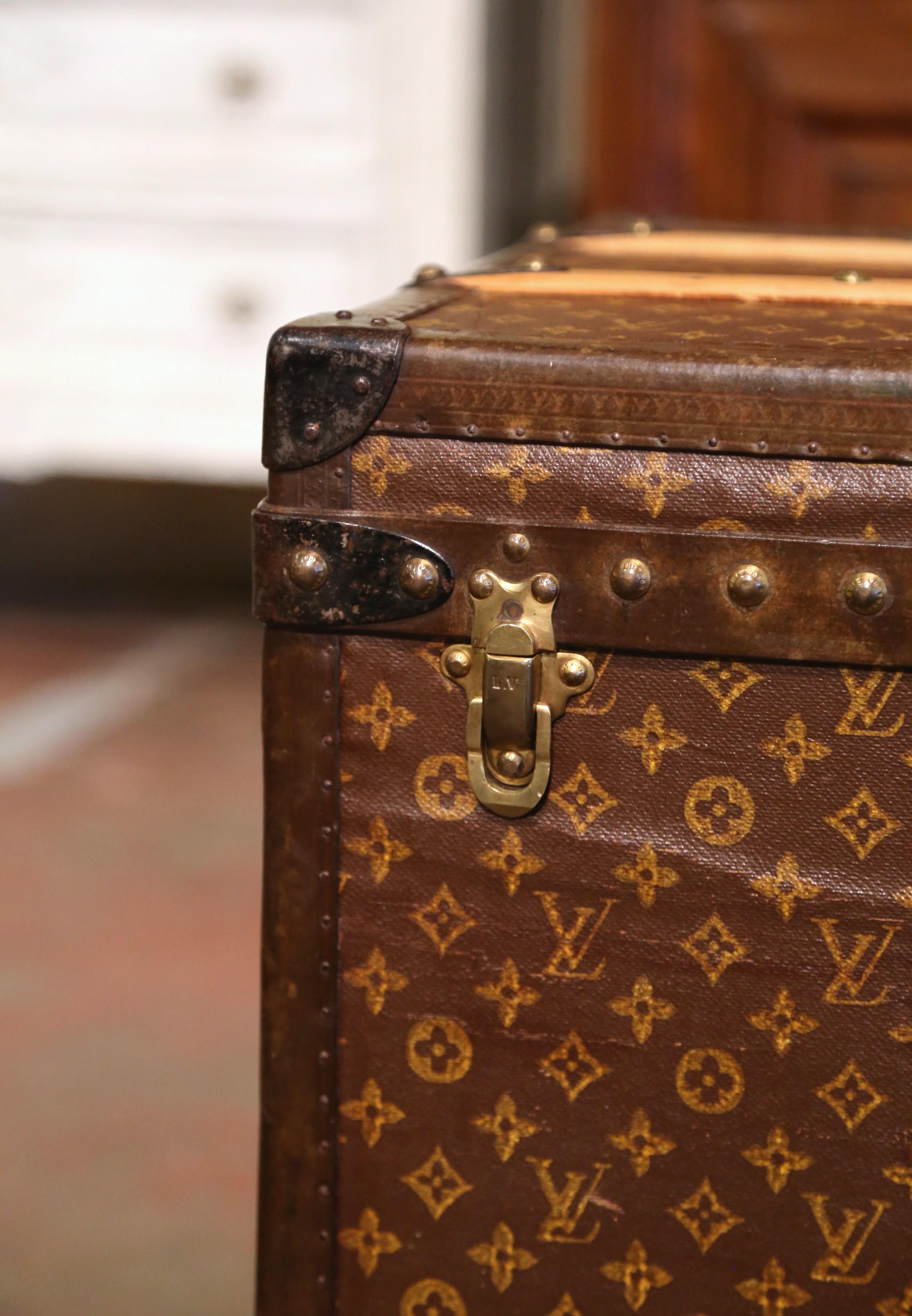 Early 20th Century French Stencil and Monogram Louis Vuitton Leather Hat Trunk 1