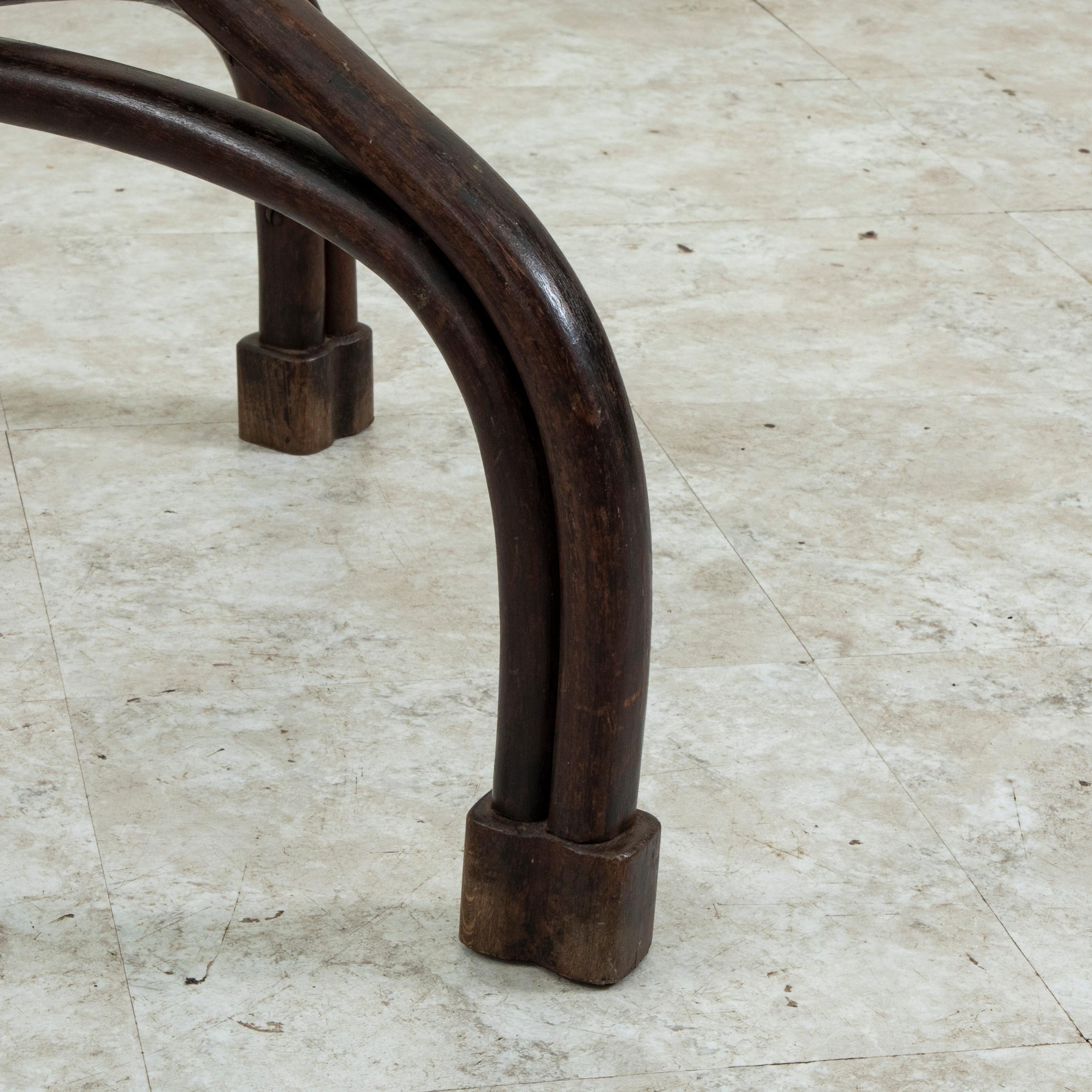 Albero da ingresso o appendiabiti in legno curvato in stile Thonet francese dei primi del Novecento 2