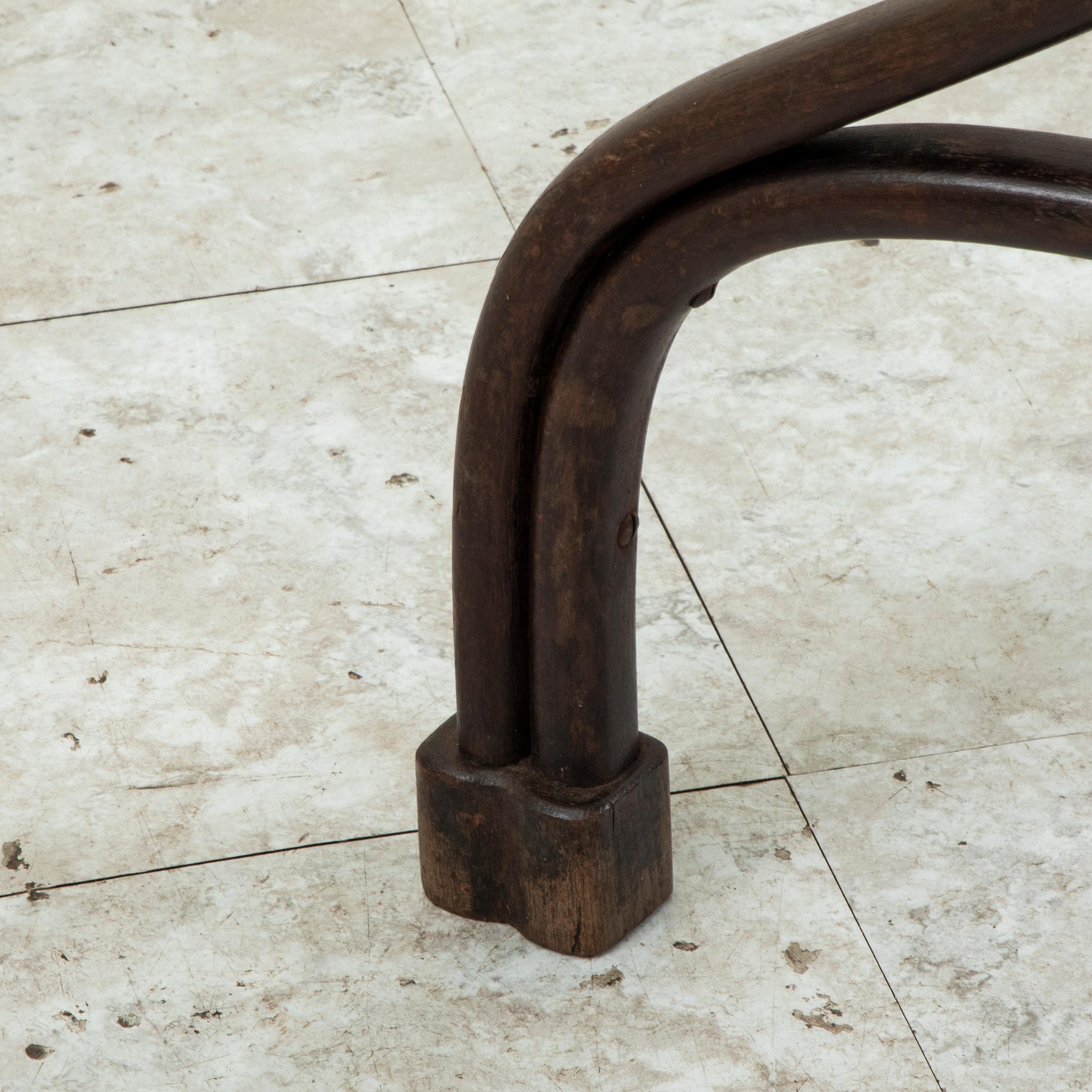 Albero da ingresso o appendiabiti in legno curvato in stile Thonet francese dei primi del Novecento 3