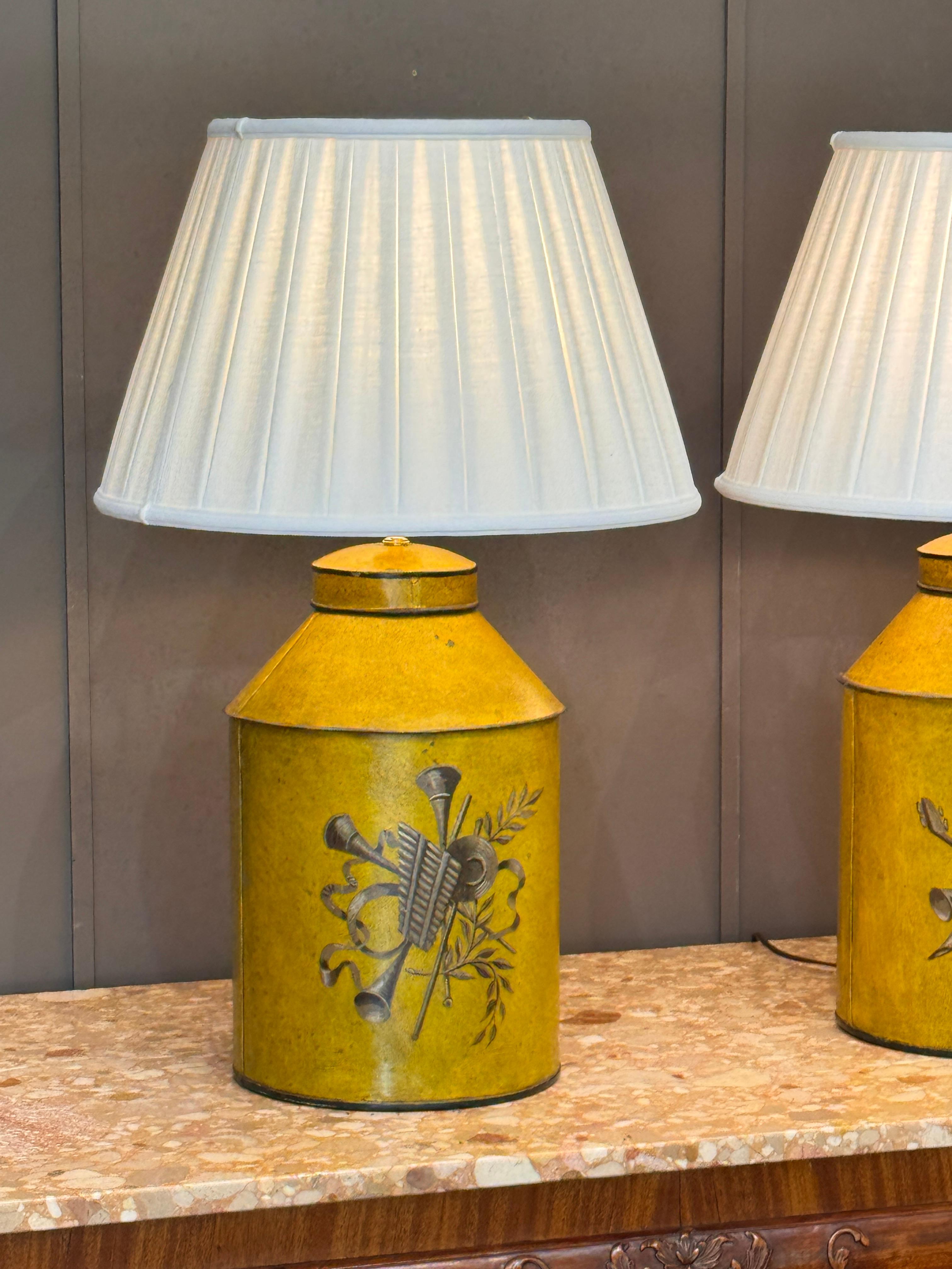 Lampade da tavolo a tolino del primo Novecento francese - Coppia in vendita 4