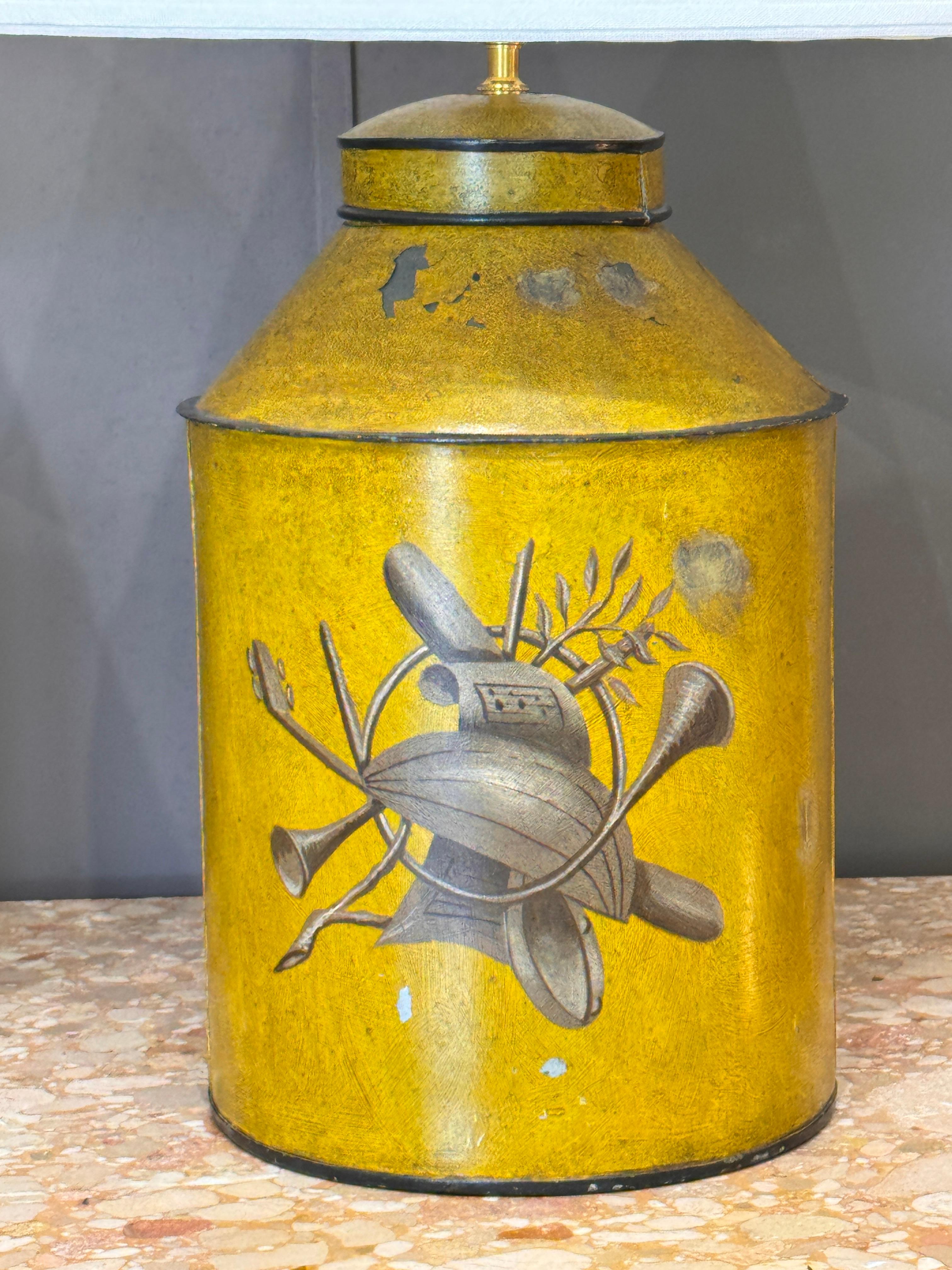 Lampade da tavolo a tolino del primo Novecento francese - Coppia in vendita 1