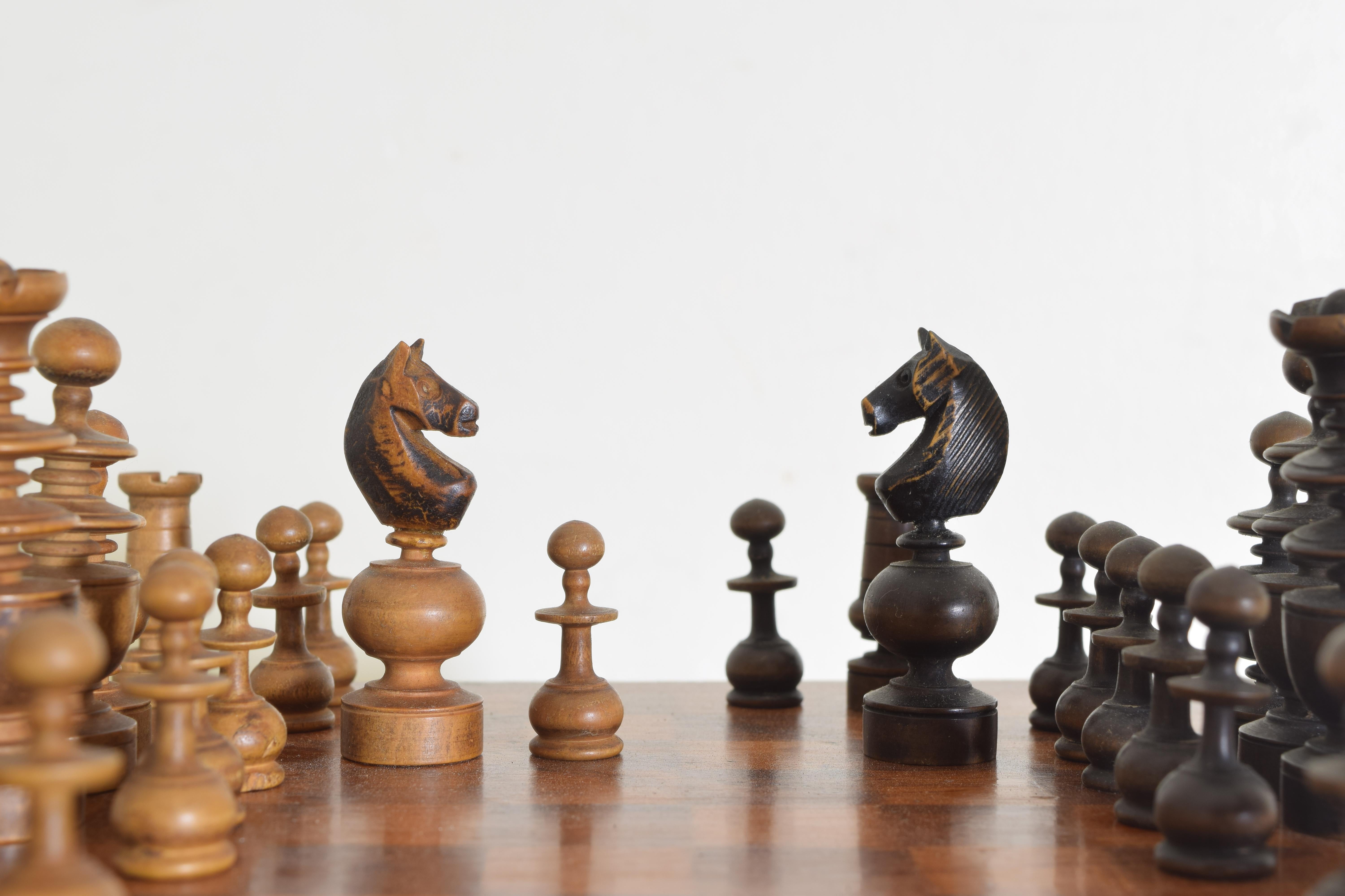 Early 20th Century French Traveling Chess Set Game Box 4