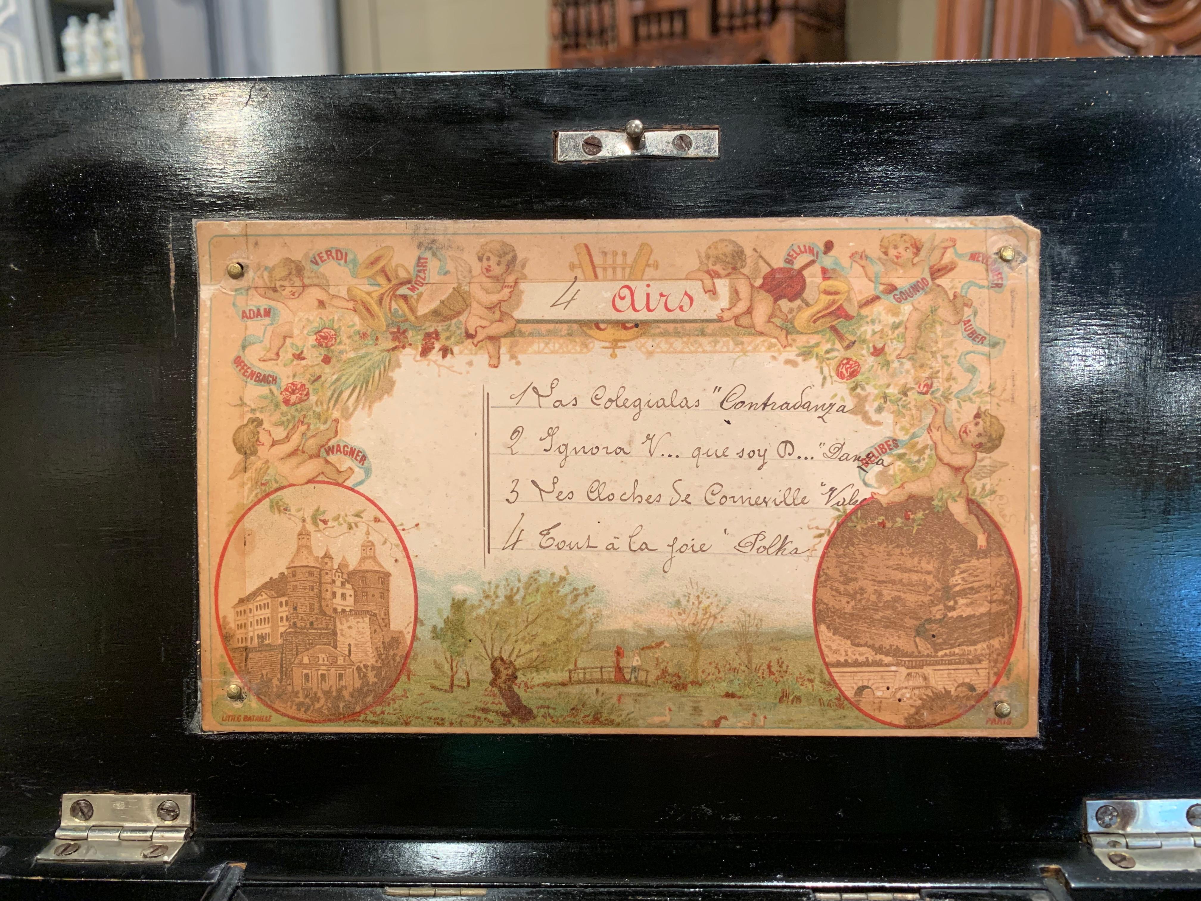 Französische Tulpenholz- und bemalte vierstöckige Zylinder-Musikkasten aus dem frühen 20. Jahrhundert (Handbemalt) im Angebot