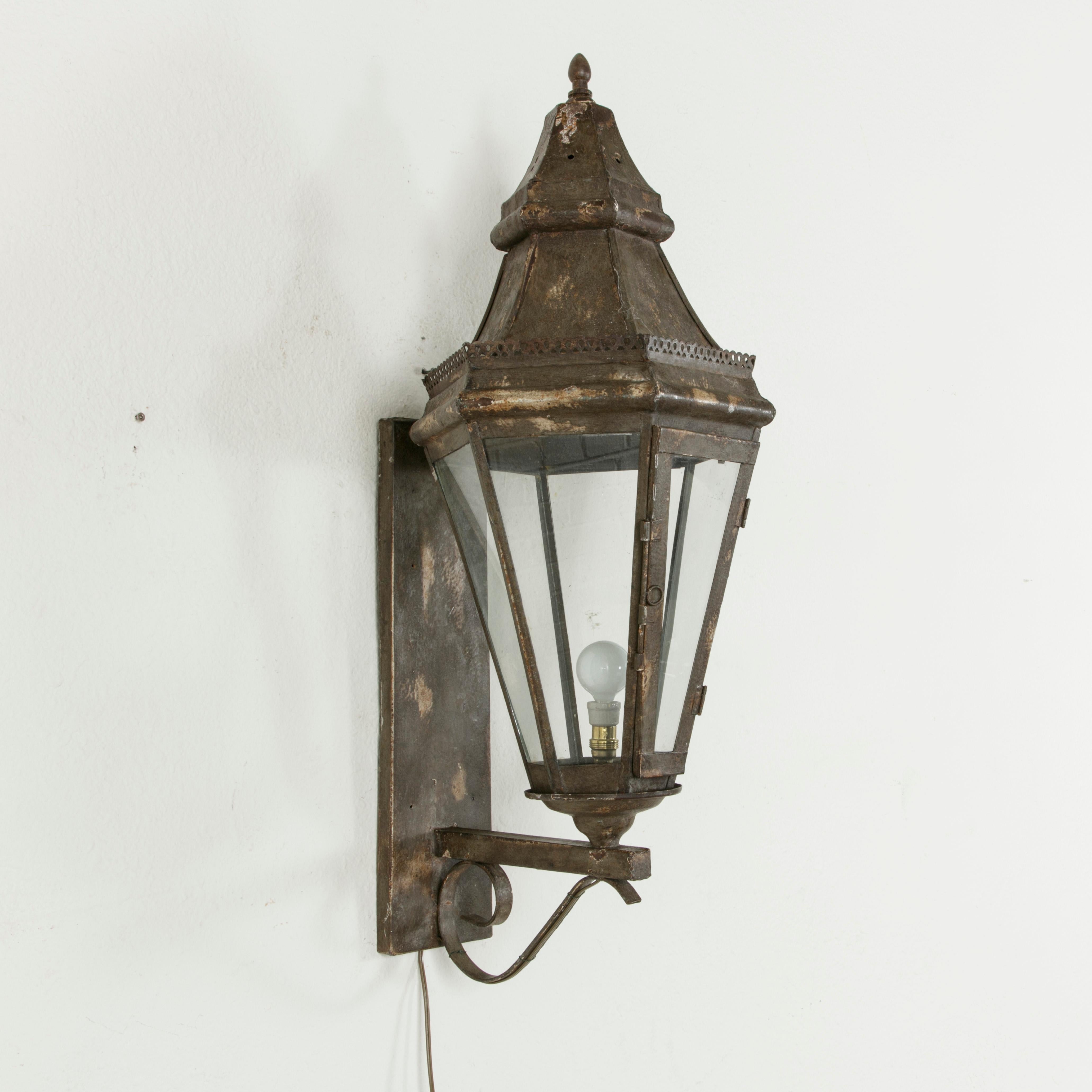 Early 20th Century French Wall Mounted Metal and Glass Venetian Lanterns 3