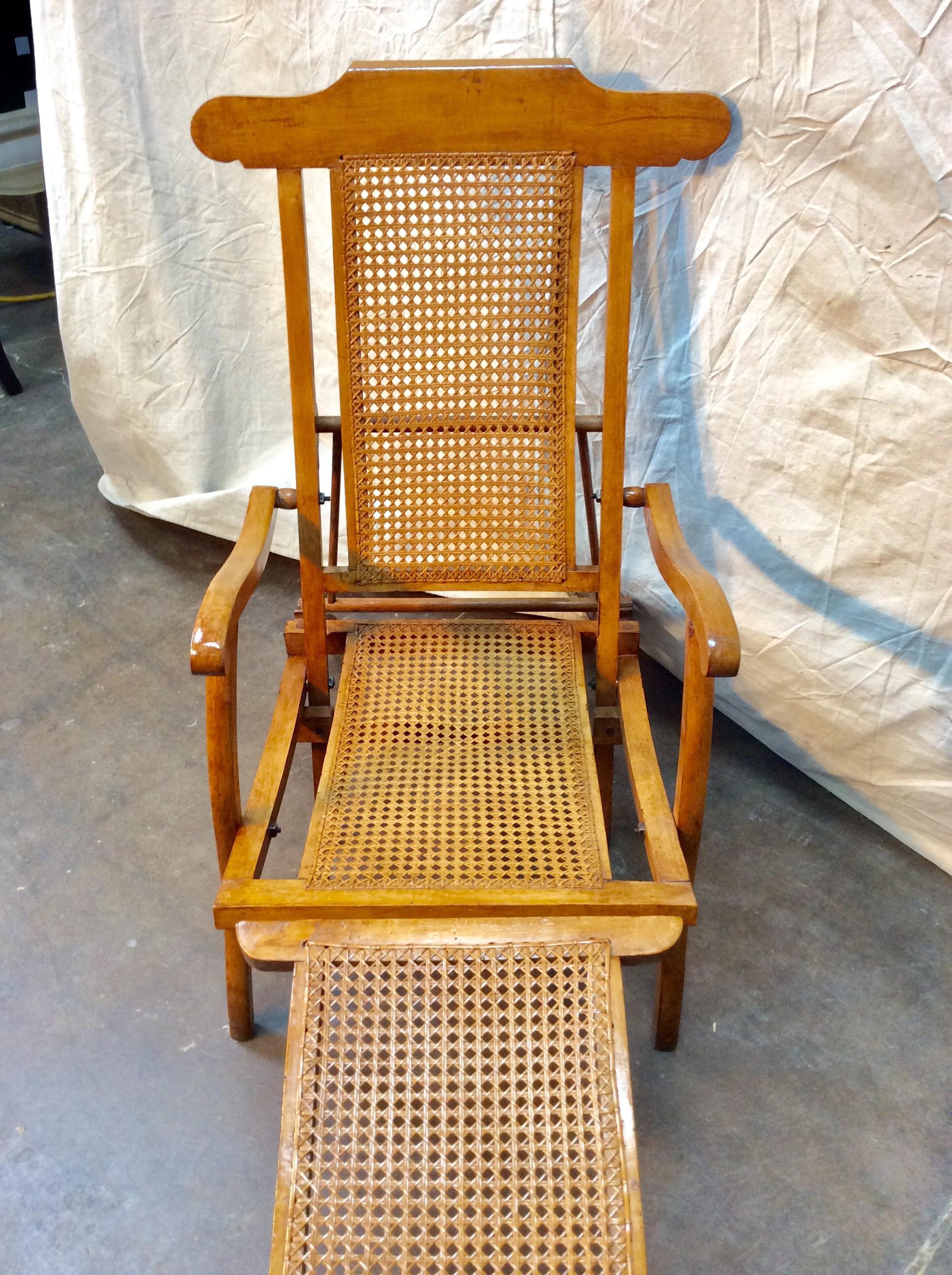 Hand-Crafted Early 20th Century French Walnut and Cane Steamer Chair For Sale